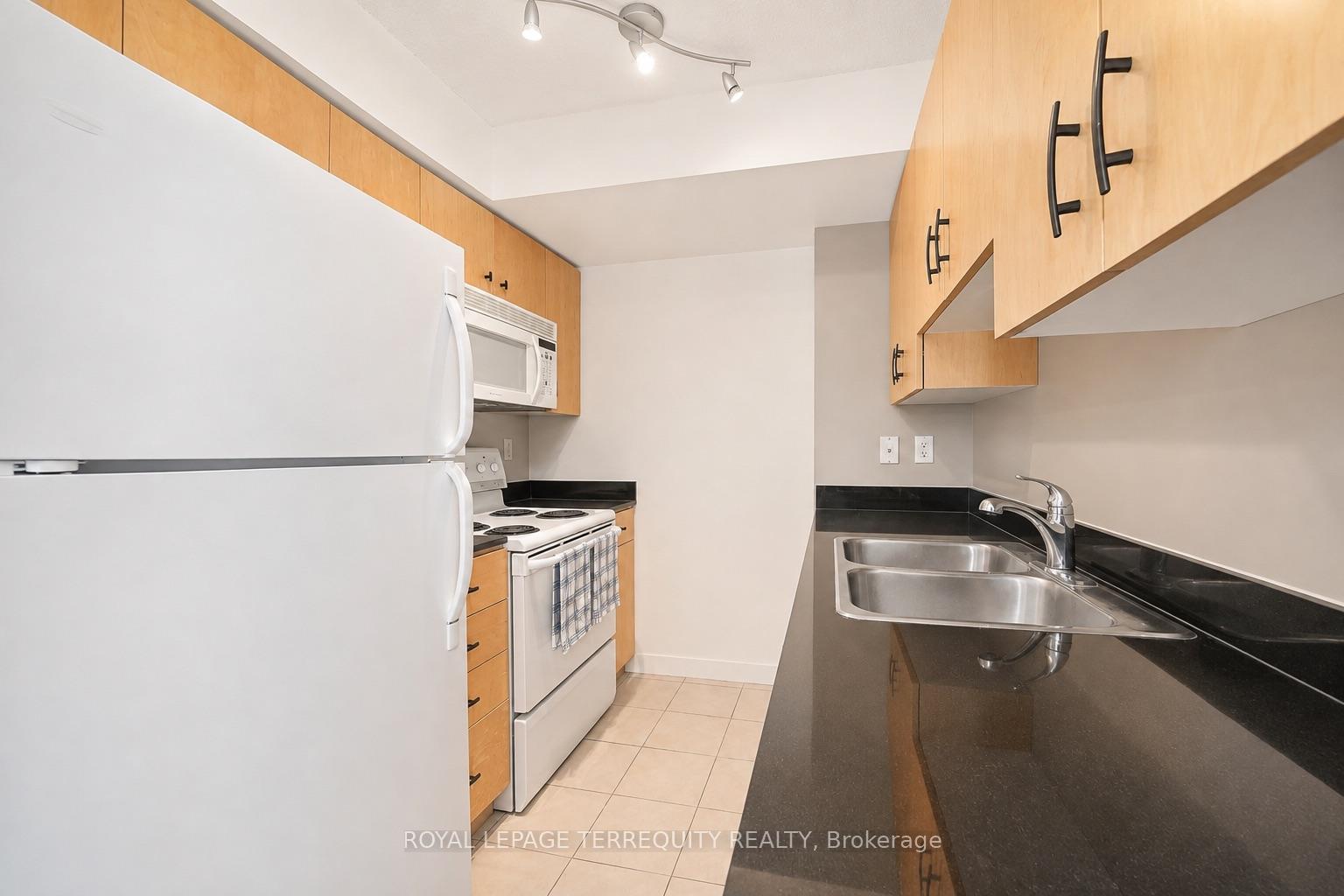 Photo 3 of Unit 2907, 397 Front Street W, Toronto, Waterfront Communities — HOMEH
