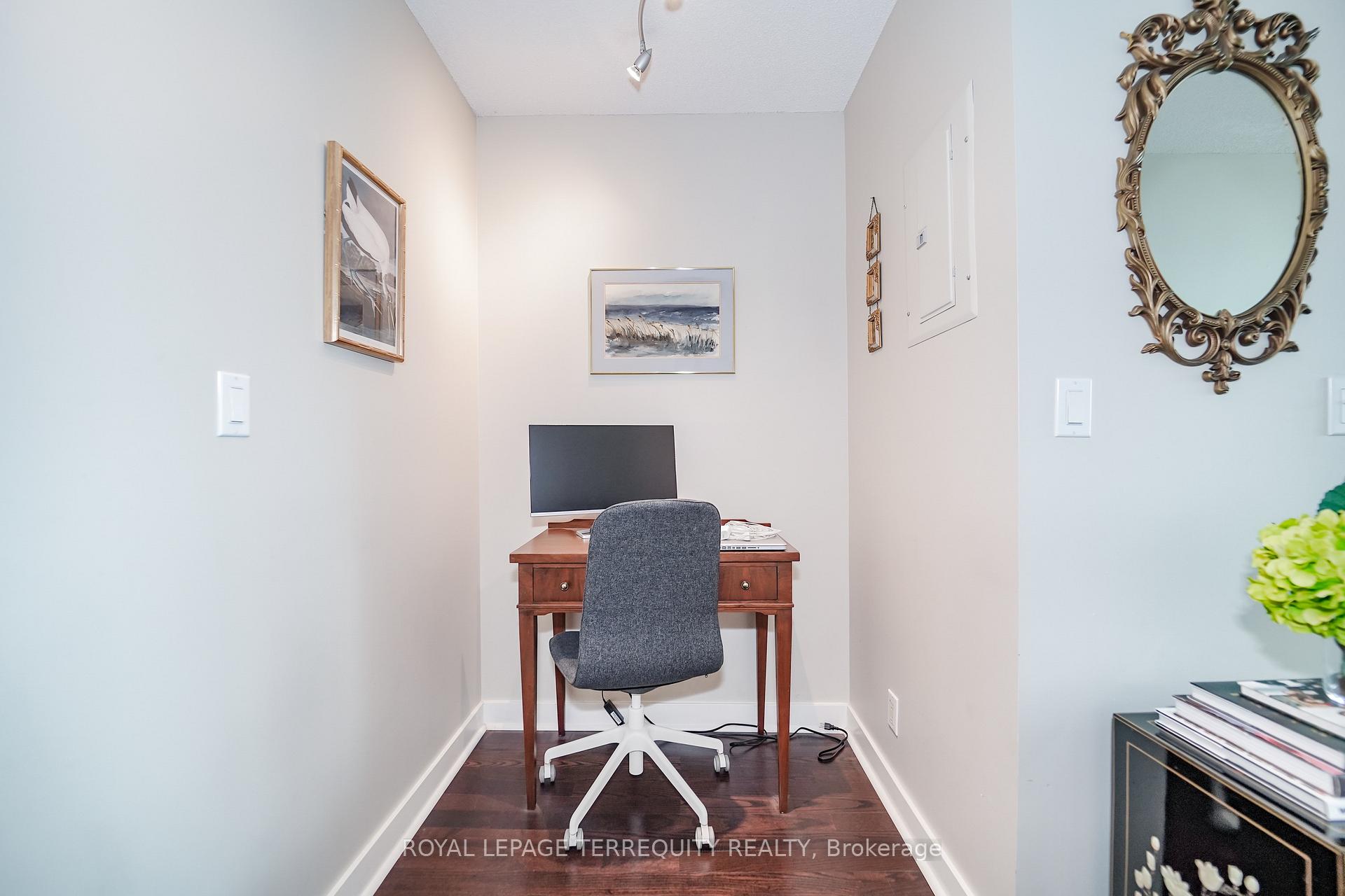 Photo 4 of Unit 2907, 397 Front Street W, Toronto, Waterfront Communities — HOMEH