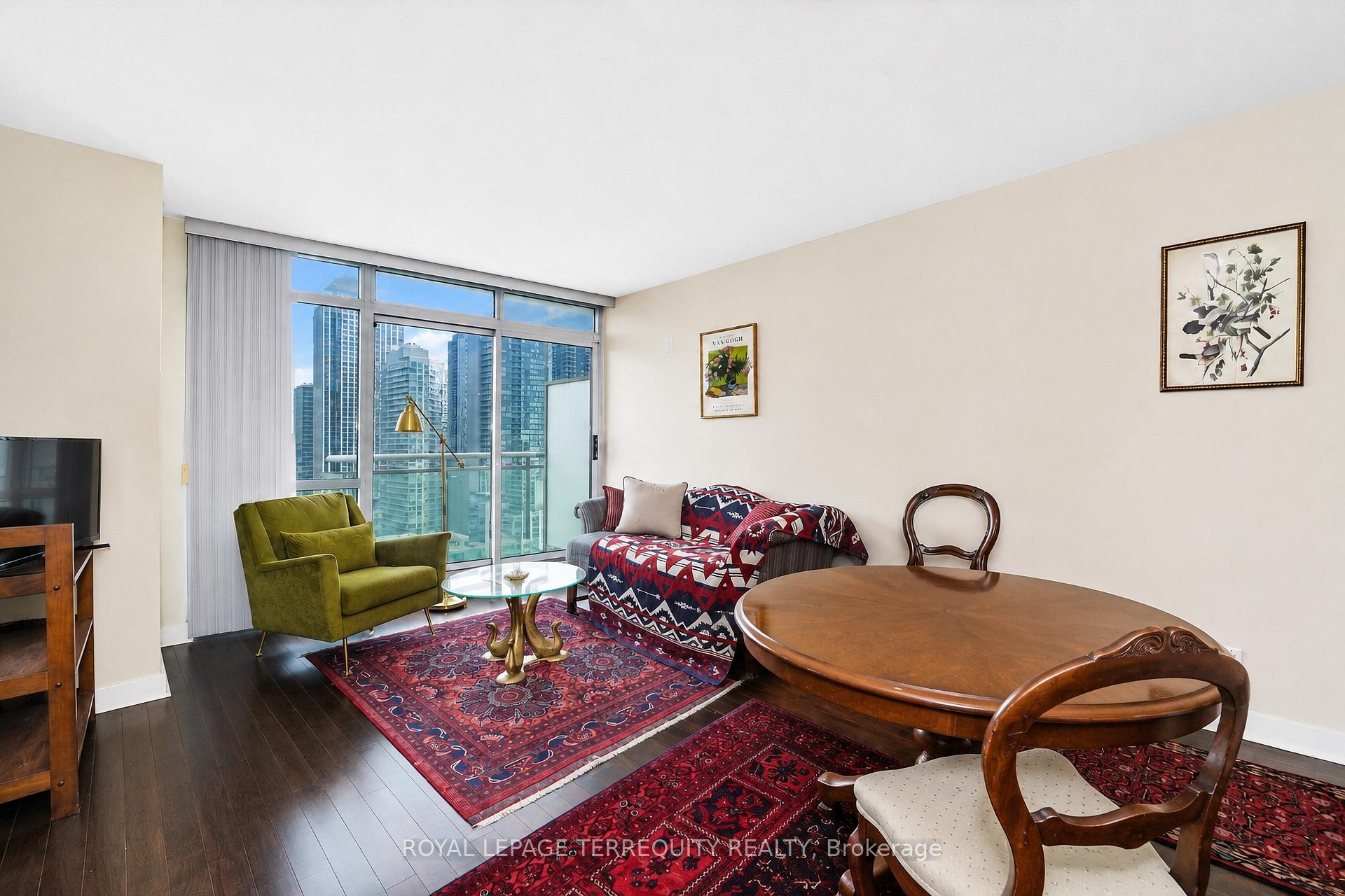 Photo 6 of Unit 2907, 397 Front Street W, Toronto, Waterfront Communities — HOMEH