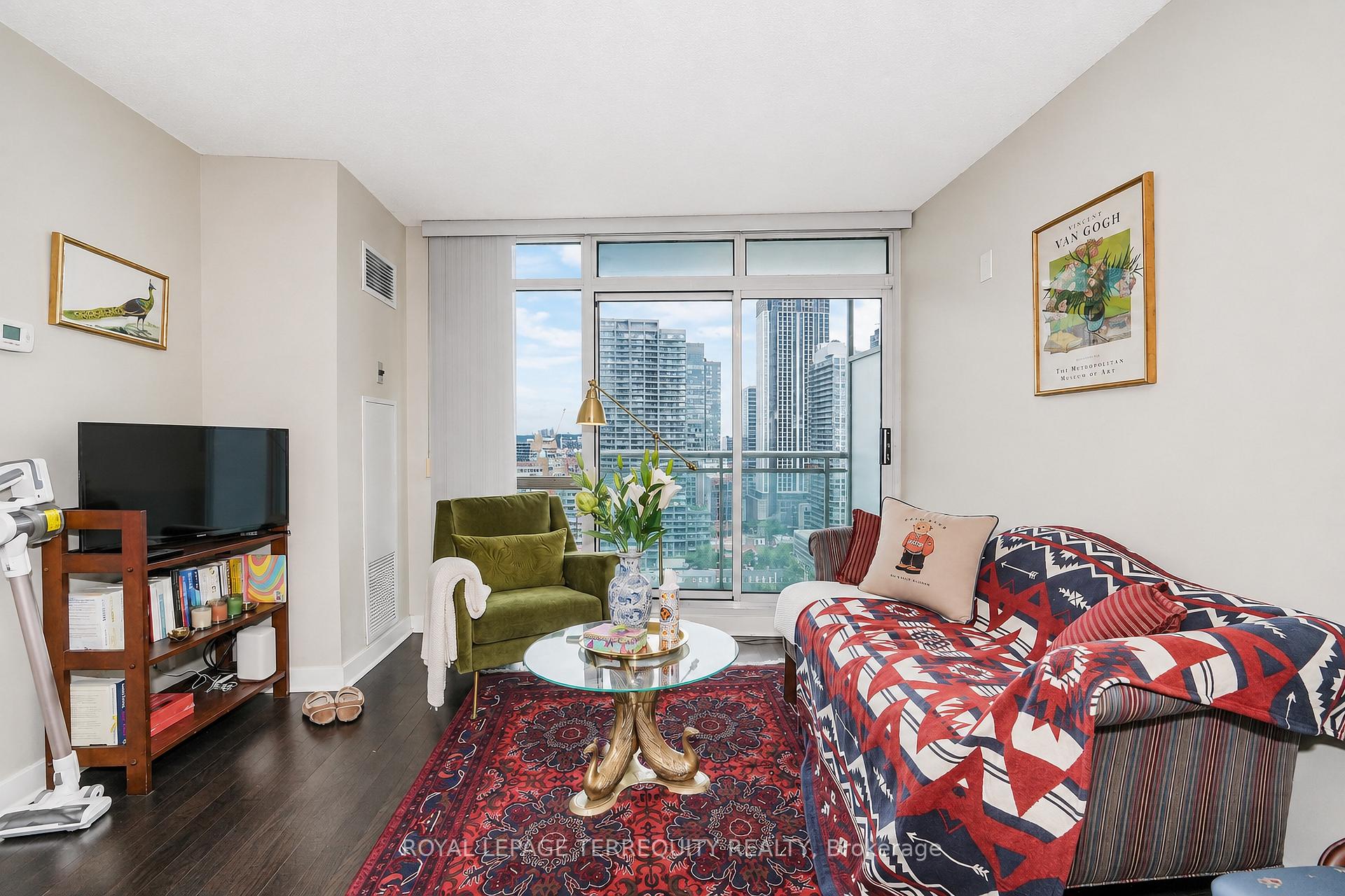 Photo 8 of Unit 2907, 397 Front Street W, Toronto, Waterfront Communities — HOMEH