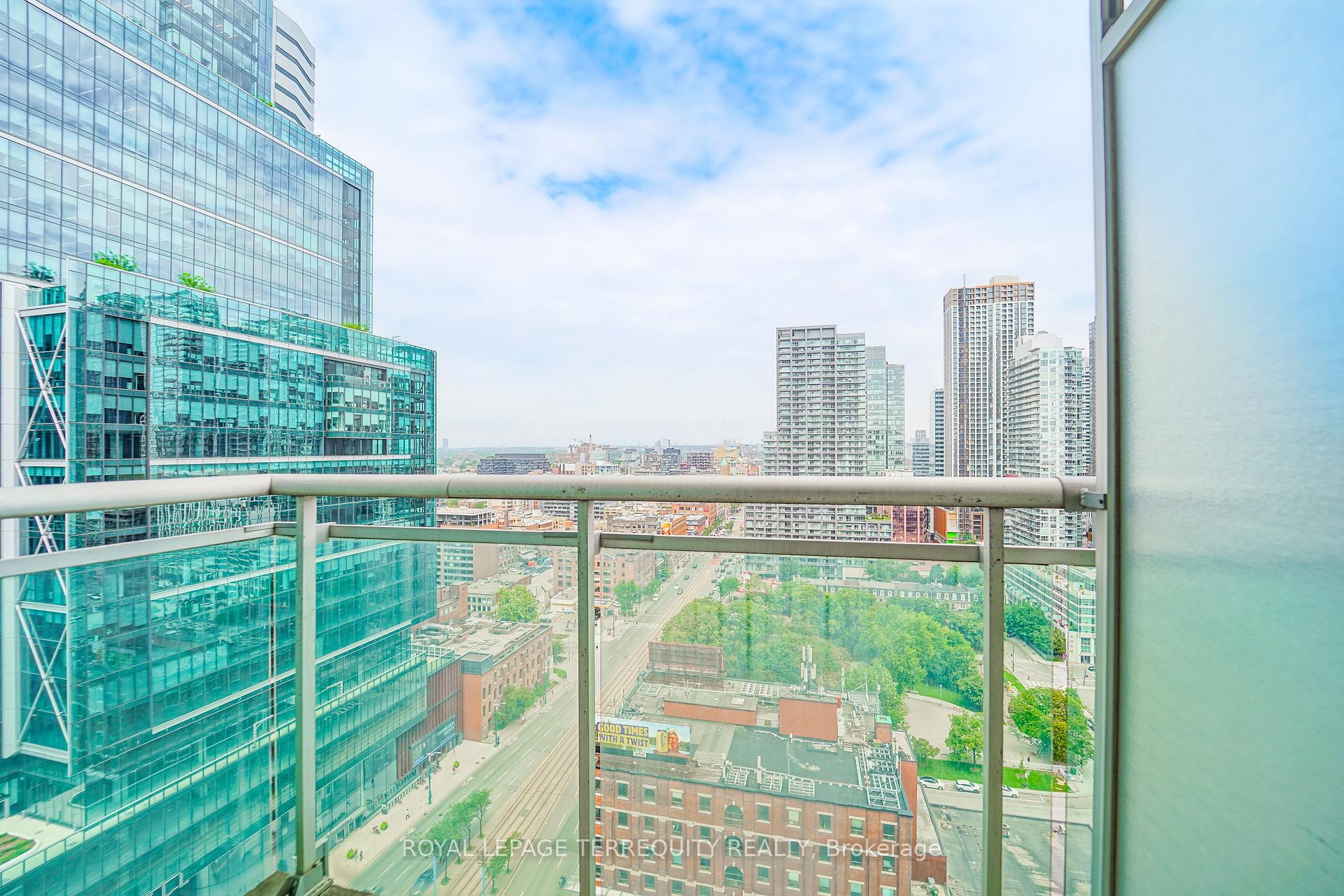 Photo 13 of Unit 2907, 397 Front Street W, Toronto, Waterfront Communities — HOMEH