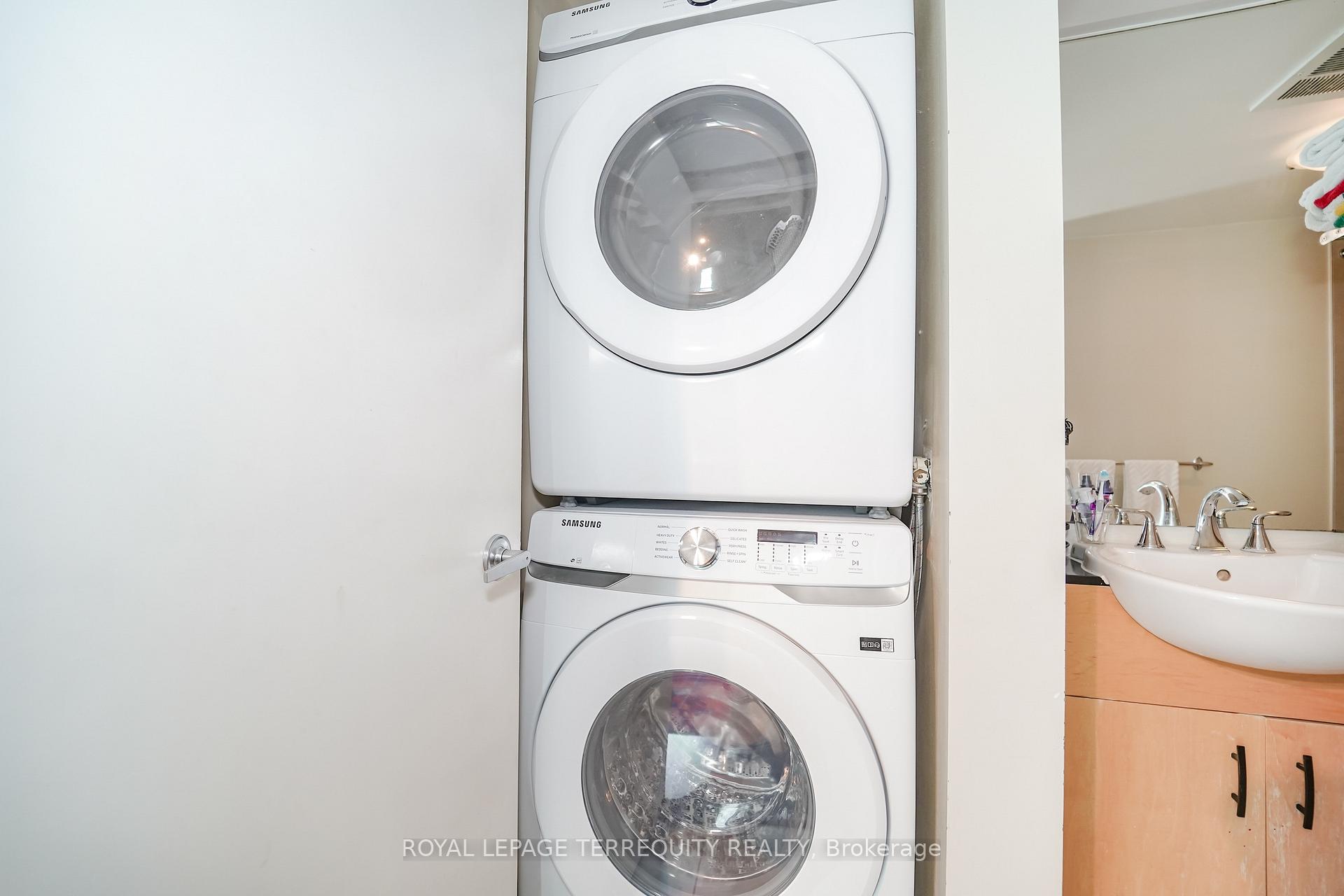 Photo 17 of Unit 2907, 397 Front Street W, Toronto, Waterfront Communities — HOMEH