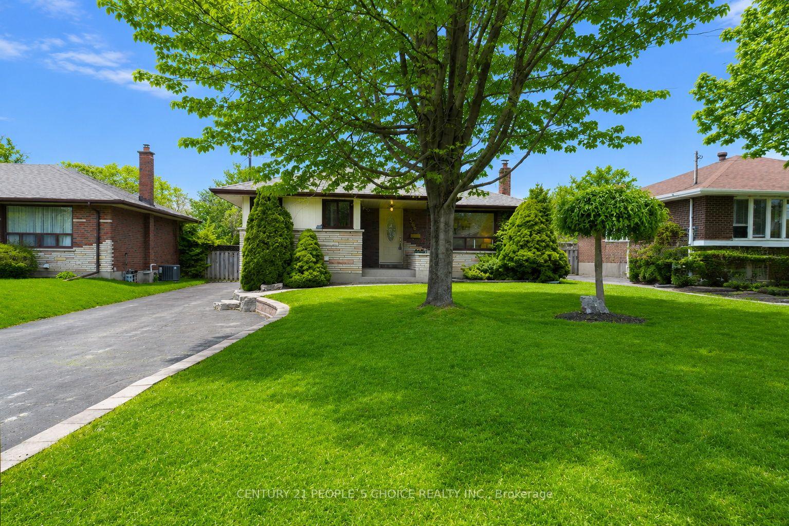 Front of 586 Central Park Boulevard N
