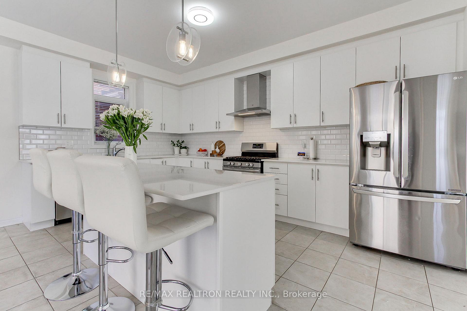 Photo 11 of 2236 Lozenby Street, Innisfil, Alcona — HOMEH