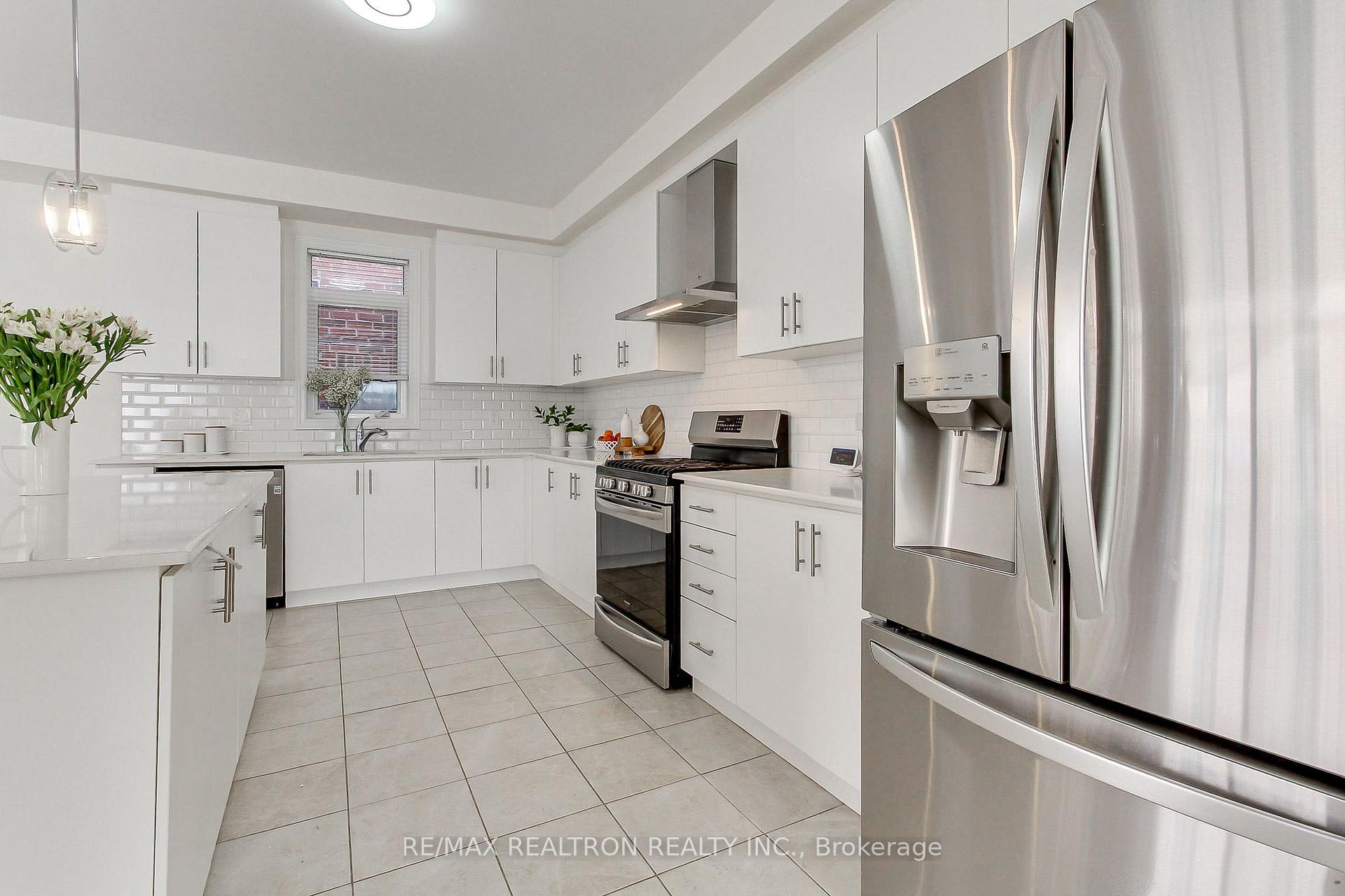 Photo 12 of 2236 Lozenby Street, Innisfil, Alcona — HOMEH