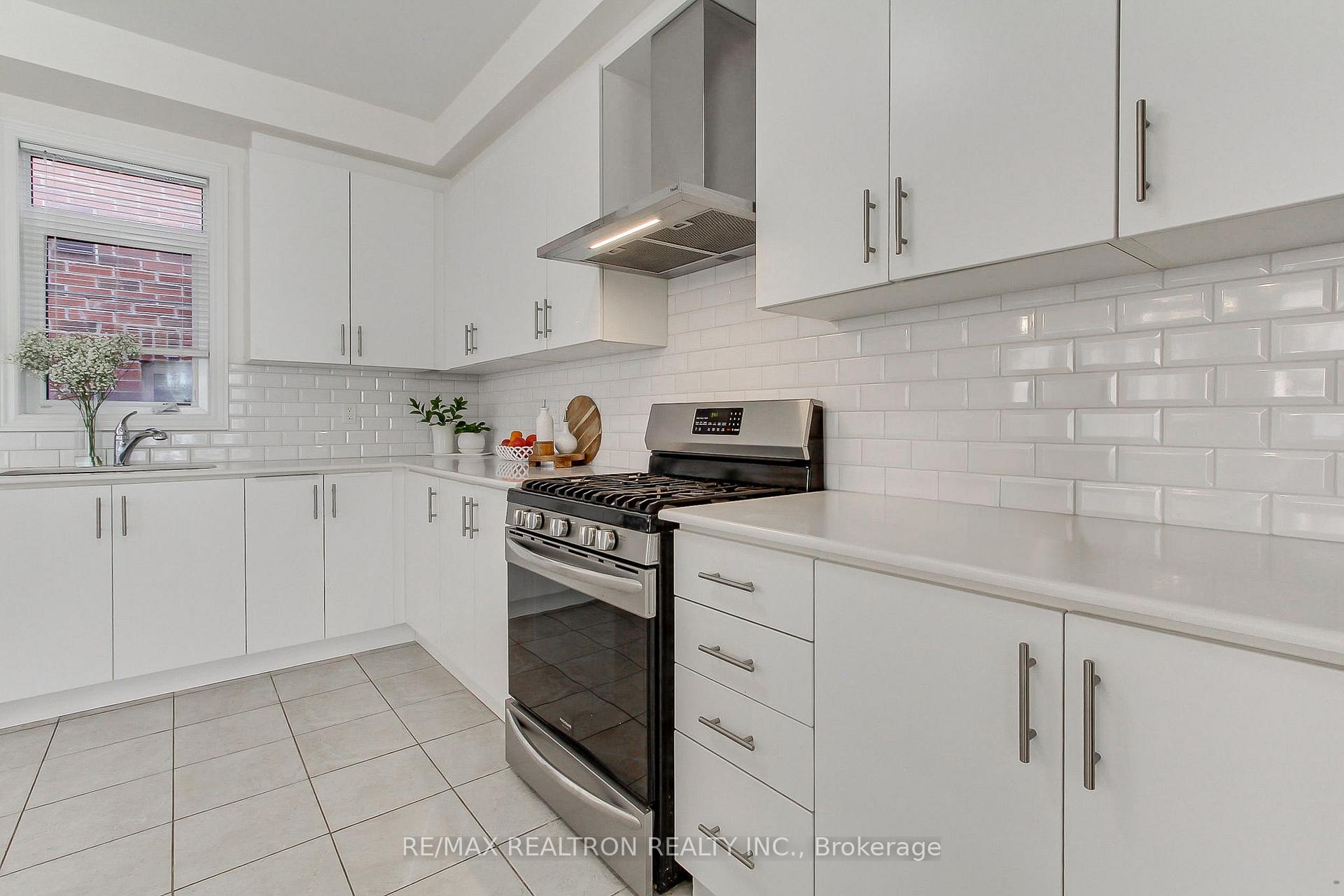 Photo 13 of 2236 Lozenby Street, Innisfil, Alcona — HOMEH