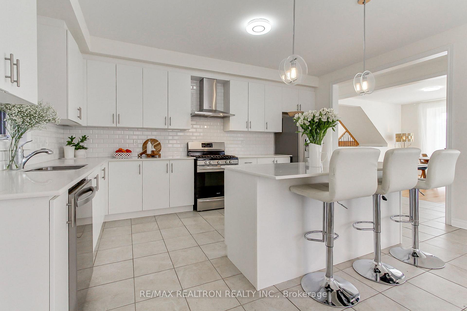 Photo 15 of 2236 Lozenby Street, Innisfil, Alcona — HOMEH