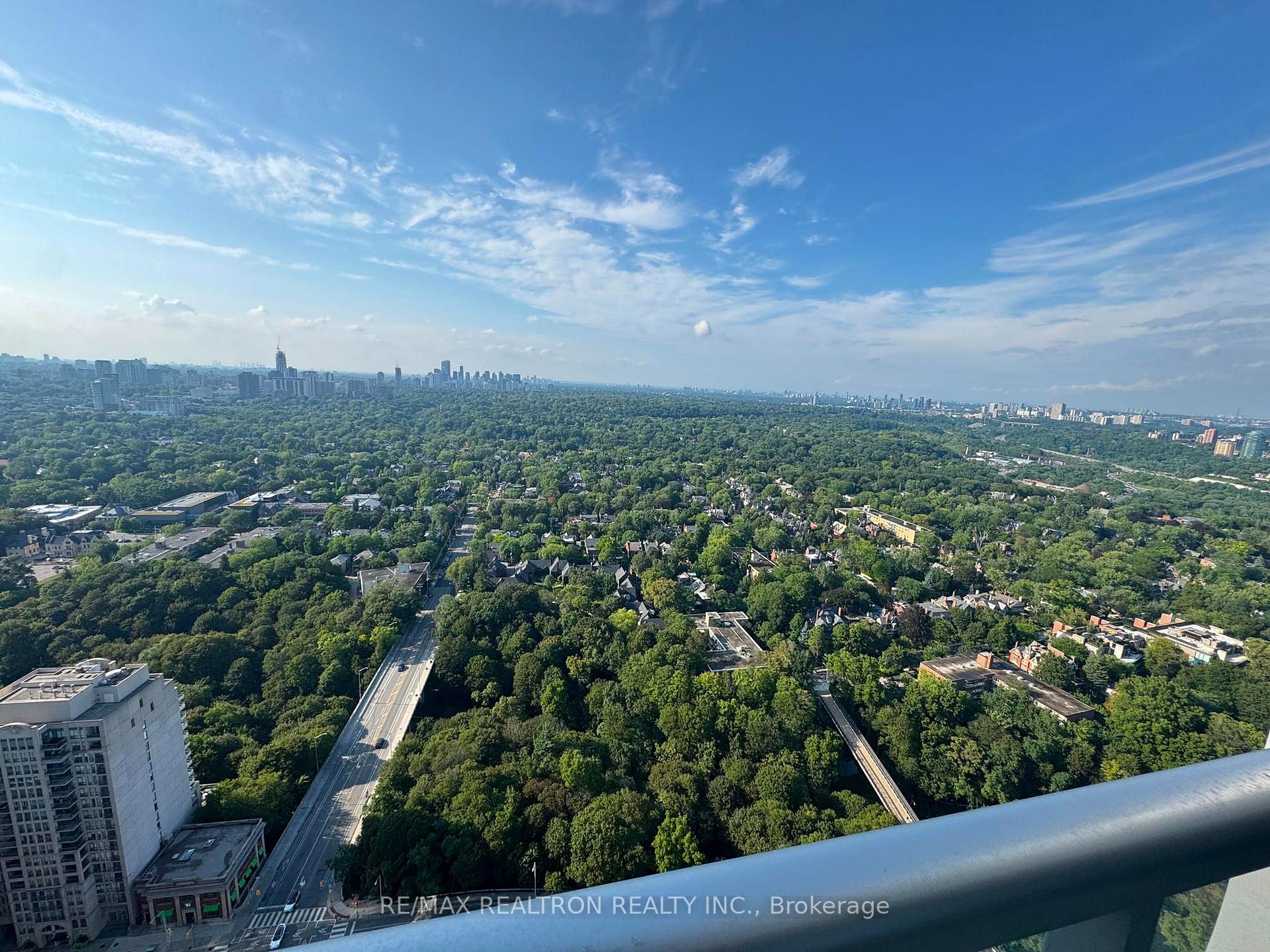 Photo 11 of Unit 4306, 609 Sherbourne Street, Toronto, North St. James Town — HOMEH