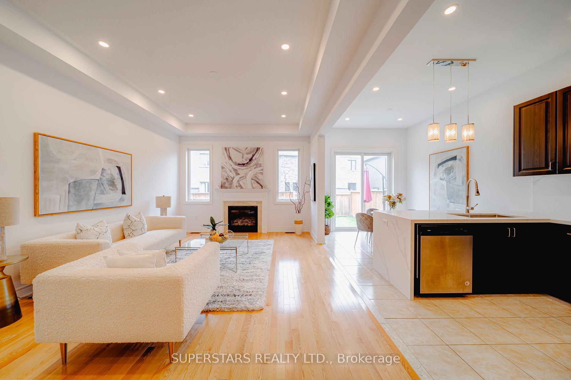 Photo 5 of 6 Temple Avenue, East Gwillimbury, Sharon — HOMEH