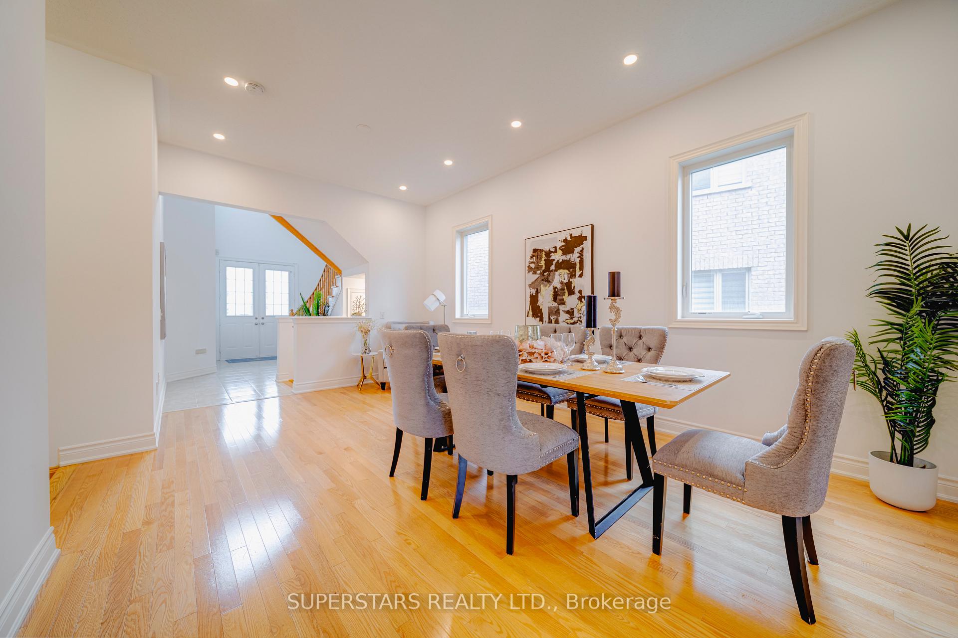 Photo 8 of 6 Temple Avenue, East Gwillimbury, Sharon — HOMEH