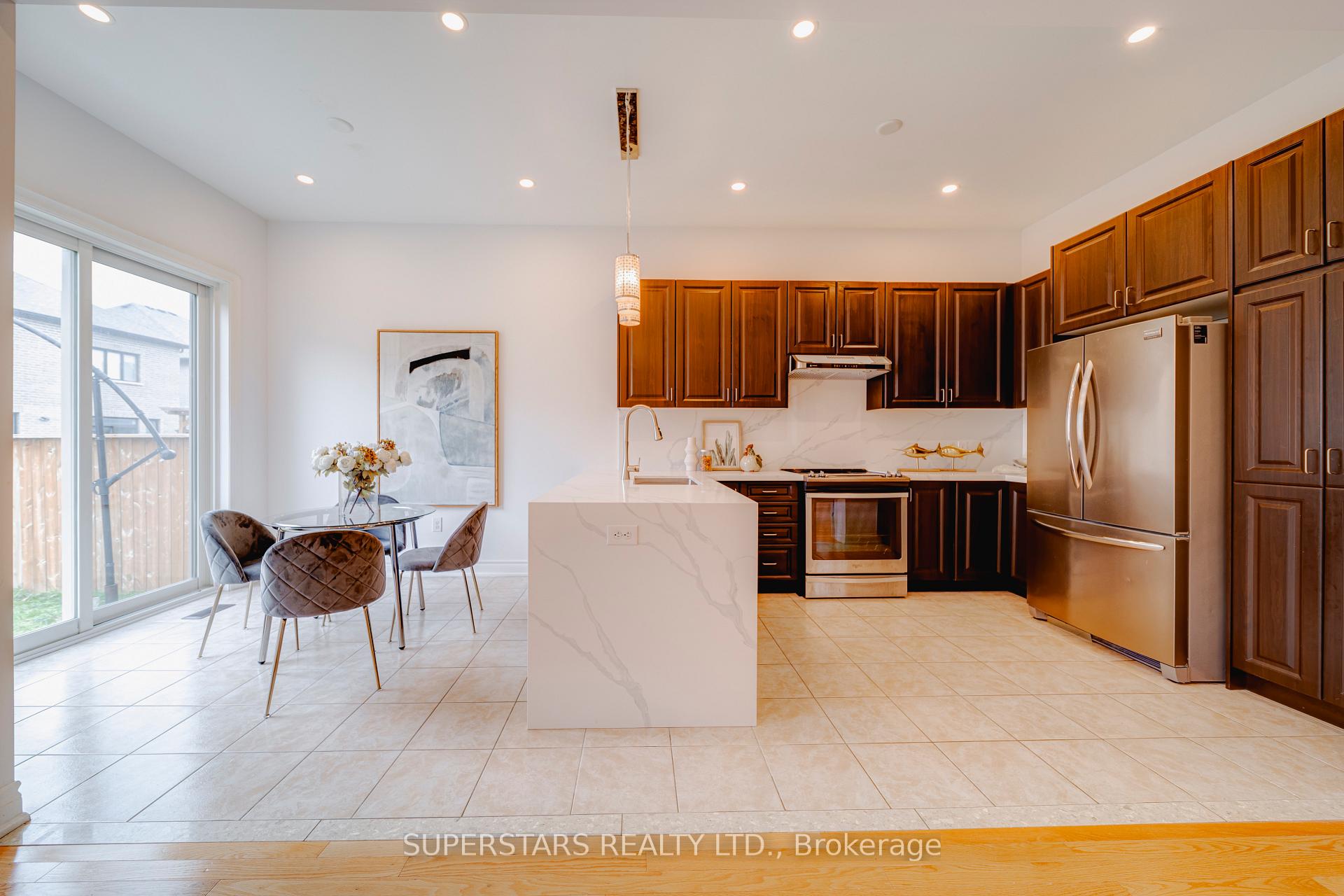 Photo 10 of 6 Temple Avenue, East Gwillimbury, Sharon — HOMEH