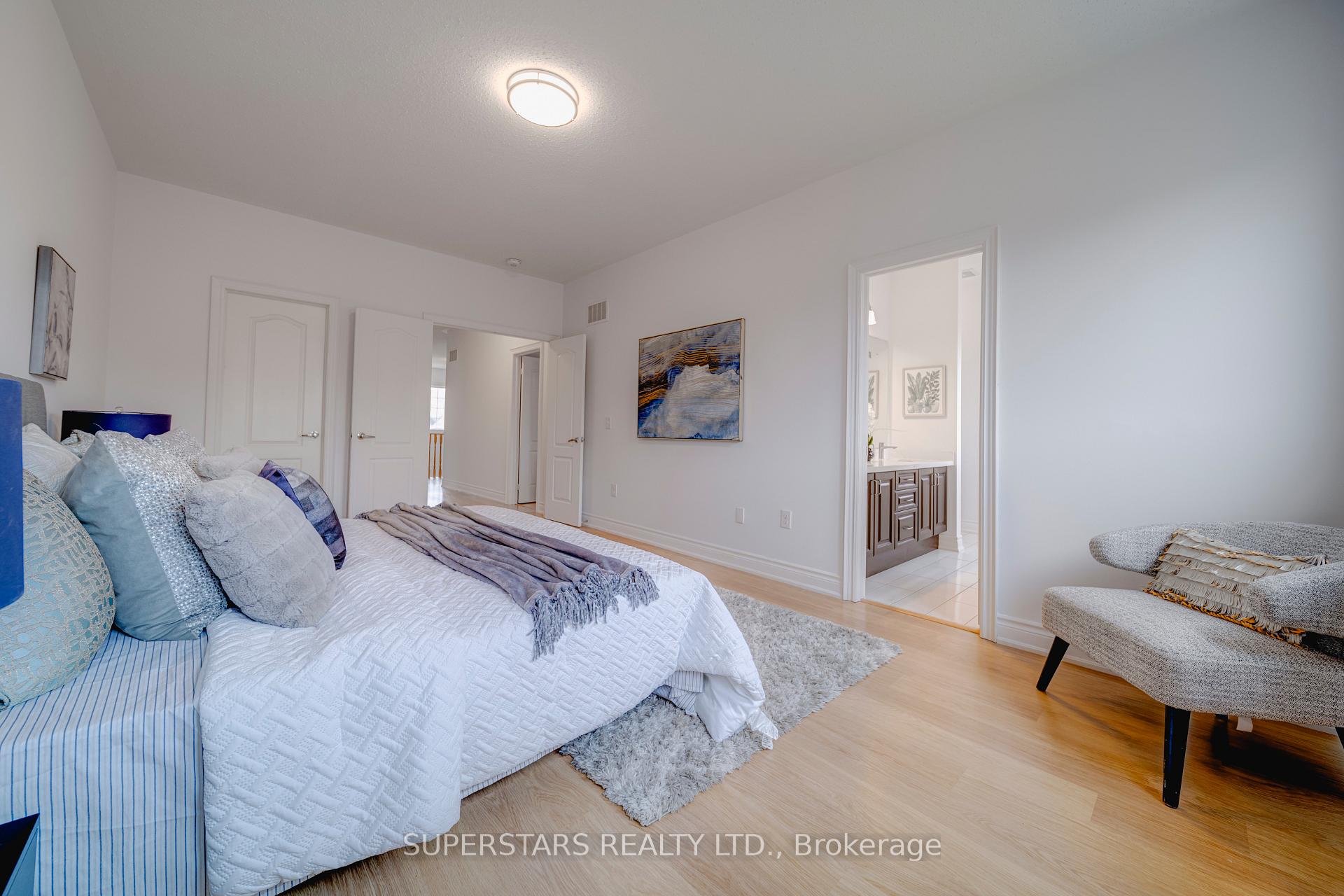 Photo 17 of 6 Temple Avenue, East Gwillimbury, Sharon — HOMEH