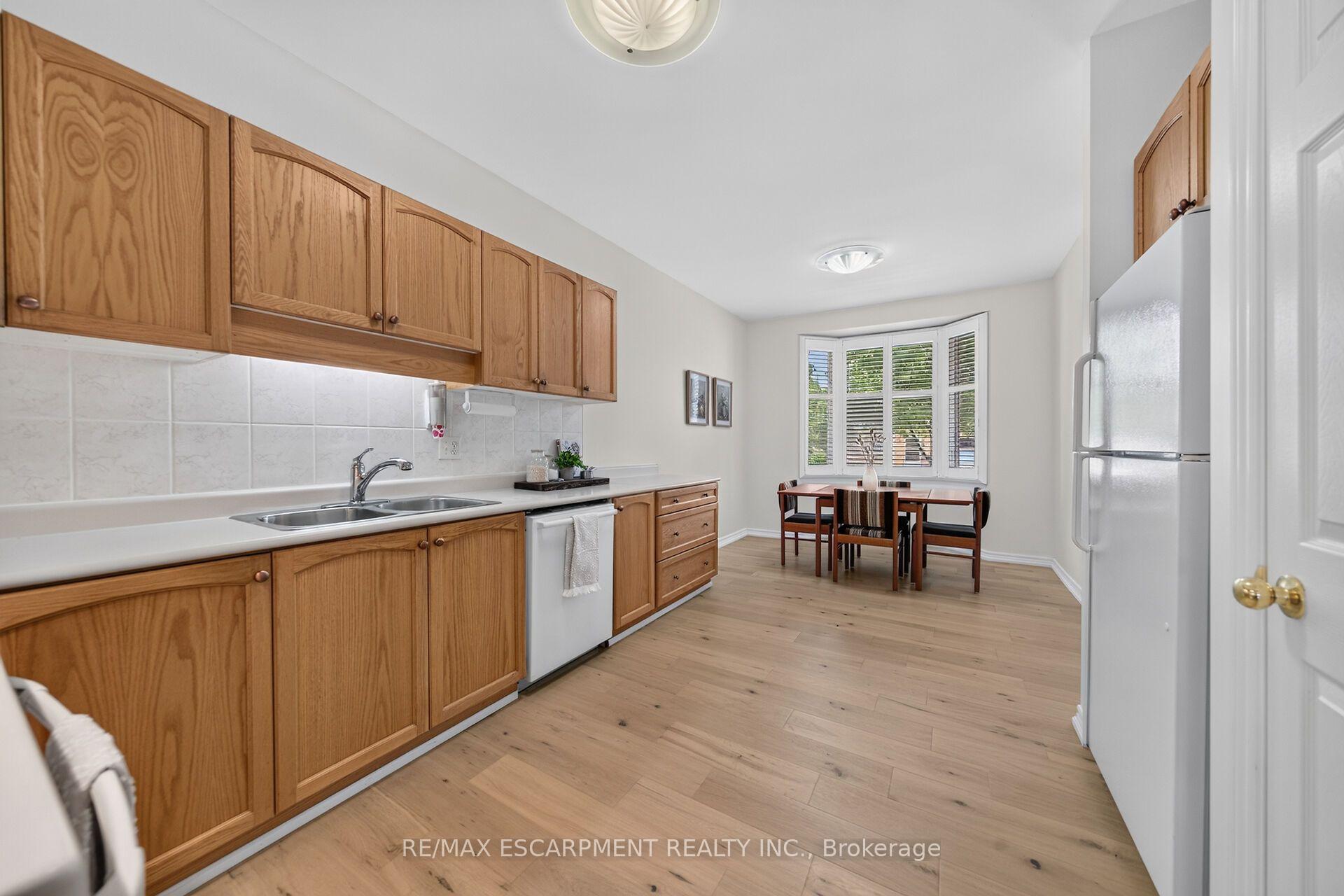 Photo 31 of 21 Twentyplace Boulevard, Hamilton, Mount Hope — HOMEH