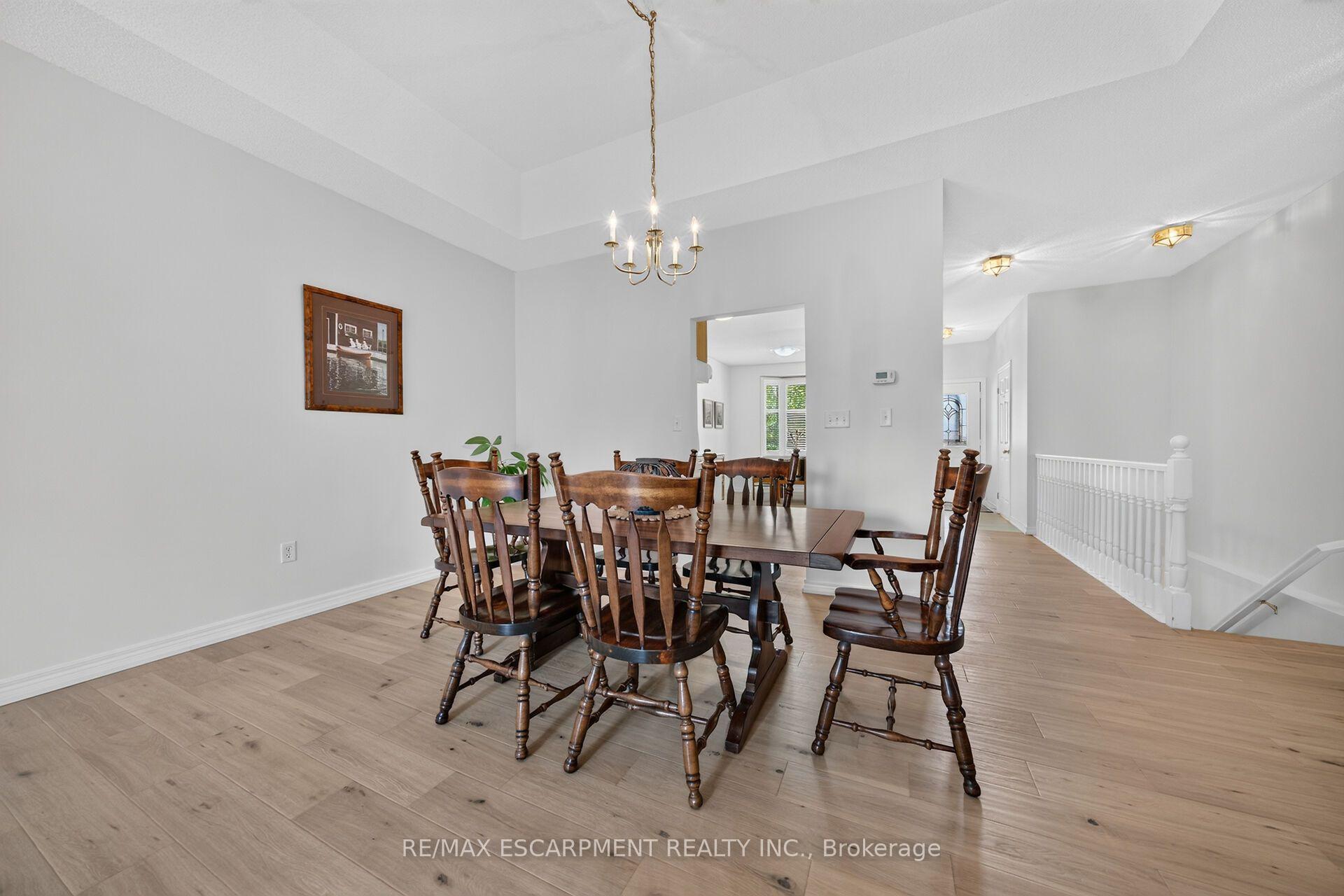 Photo 35 of 21 Twentyplace Boulevard, Hamilton, Mount Hope — HOMEH