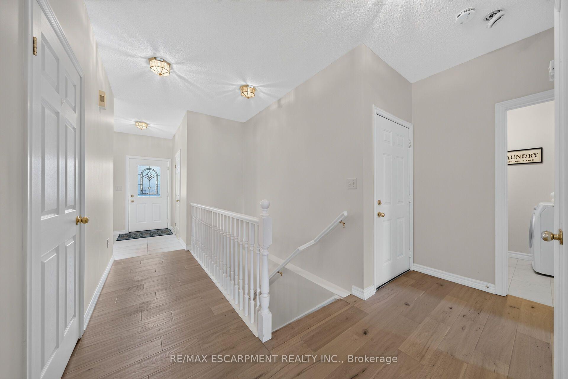 Photo 41 of 21 Twentyplace Boulevard, Hamilton, Mount Hope — HOMEH