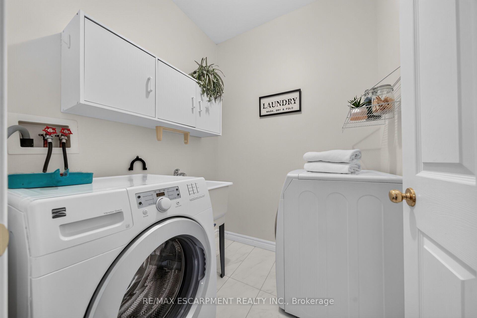 Photo 45 of 21 Twentyplace Boulevard, Hamilton, Mount Hope — HOMEH