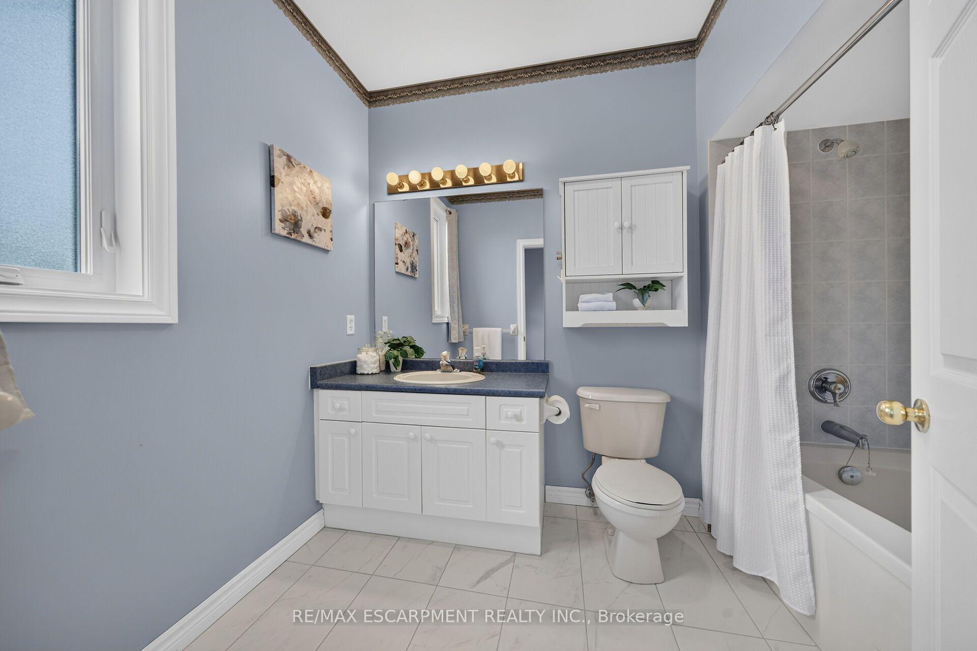 Photo 53 of 21 Twentyplace Boulevard, Hamilton, Mount Hope — HOMEH