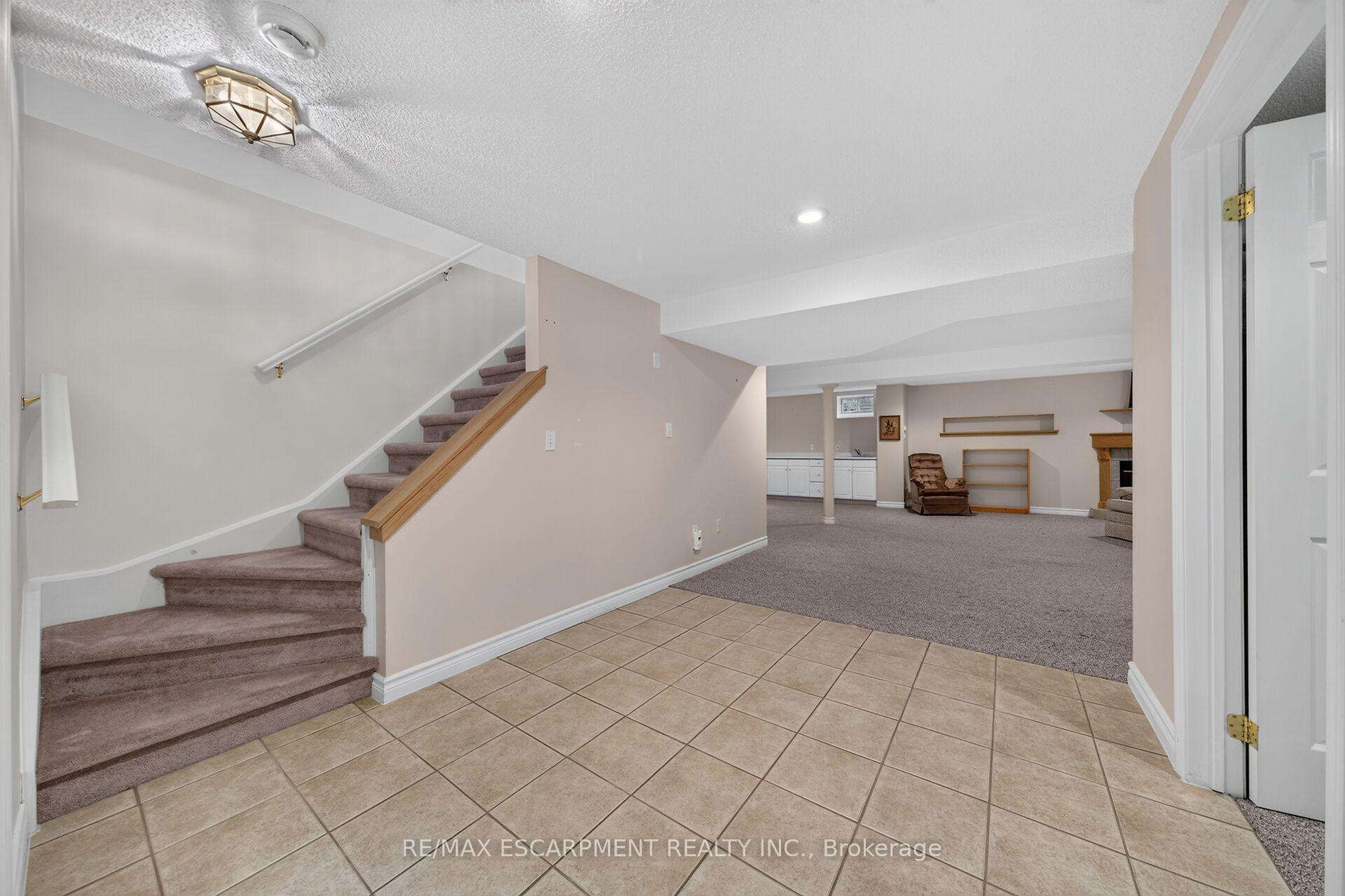 Photo 57 of 21 Twentyplace Boulevard, Hamilton, Mount Hope — HOMEH