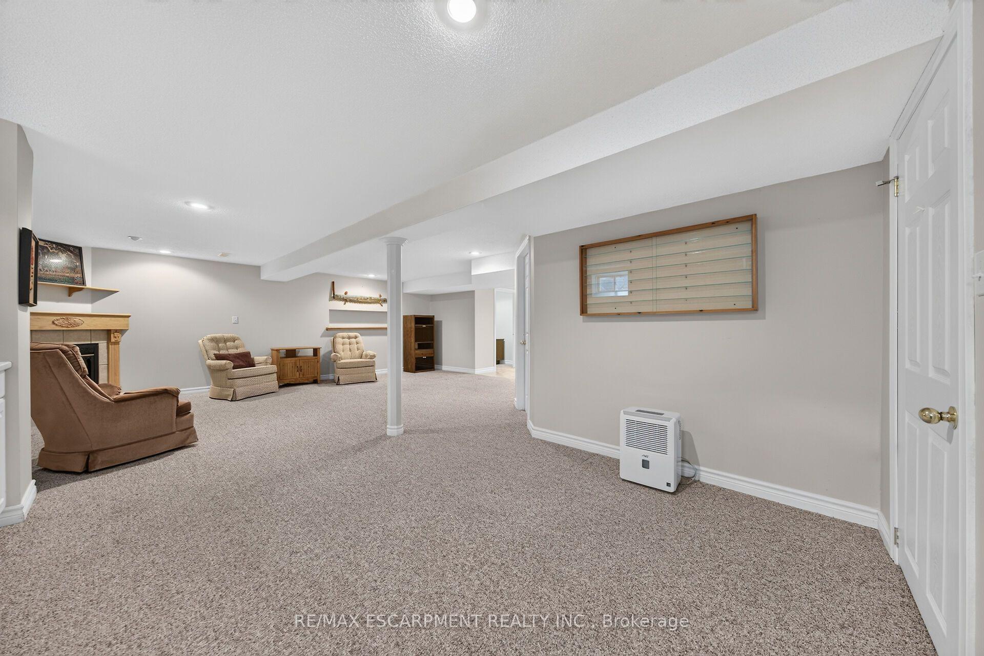 Photo 66 of 21 Twentyplace Boulevard, Hamilton, Mount Hope — HOMEH