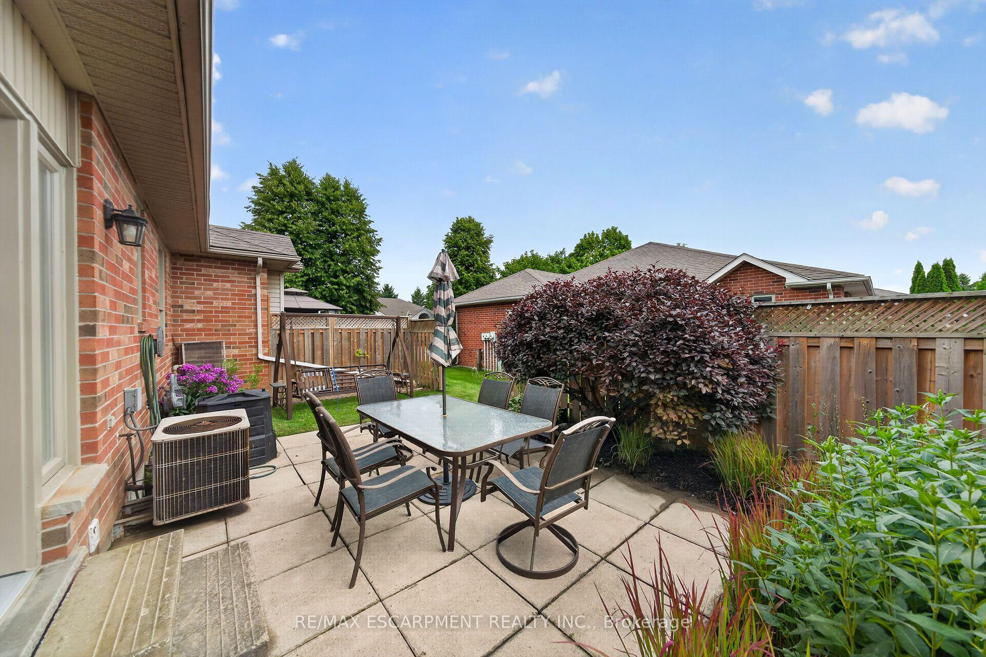 Photo 72 of 21 Twentyplace Boulevard, Hamilton, Mount Hope — HOMEH