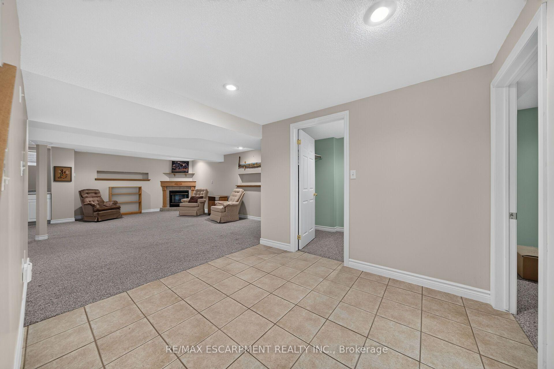 Photo 40 of 21 Twentyplace Boulevard, Hamilton, Mount Hope — HOMEH
