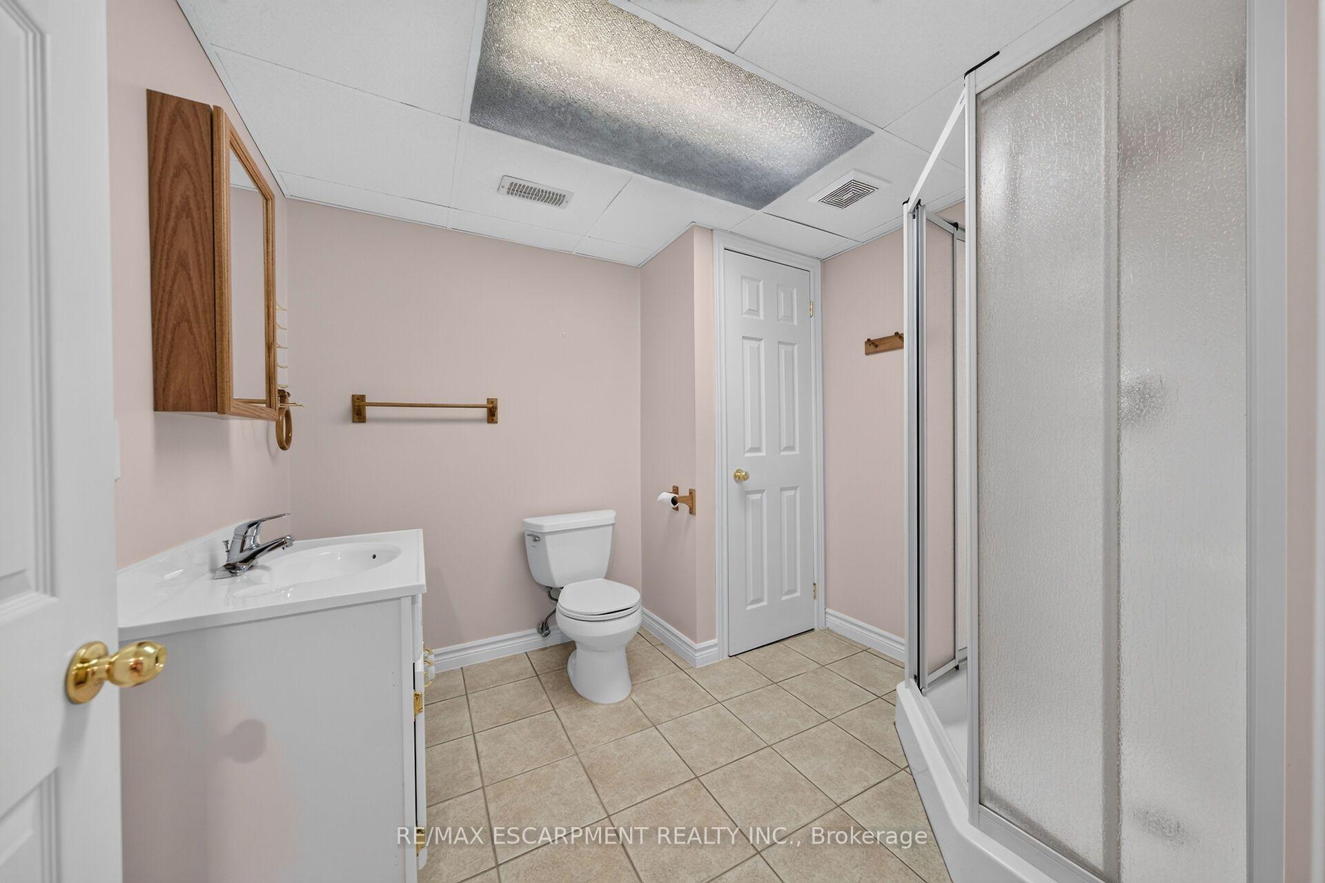 Photo 42 of 21 Twentyplace Boulevard, Hamilton, Mount Hope — HOMEH