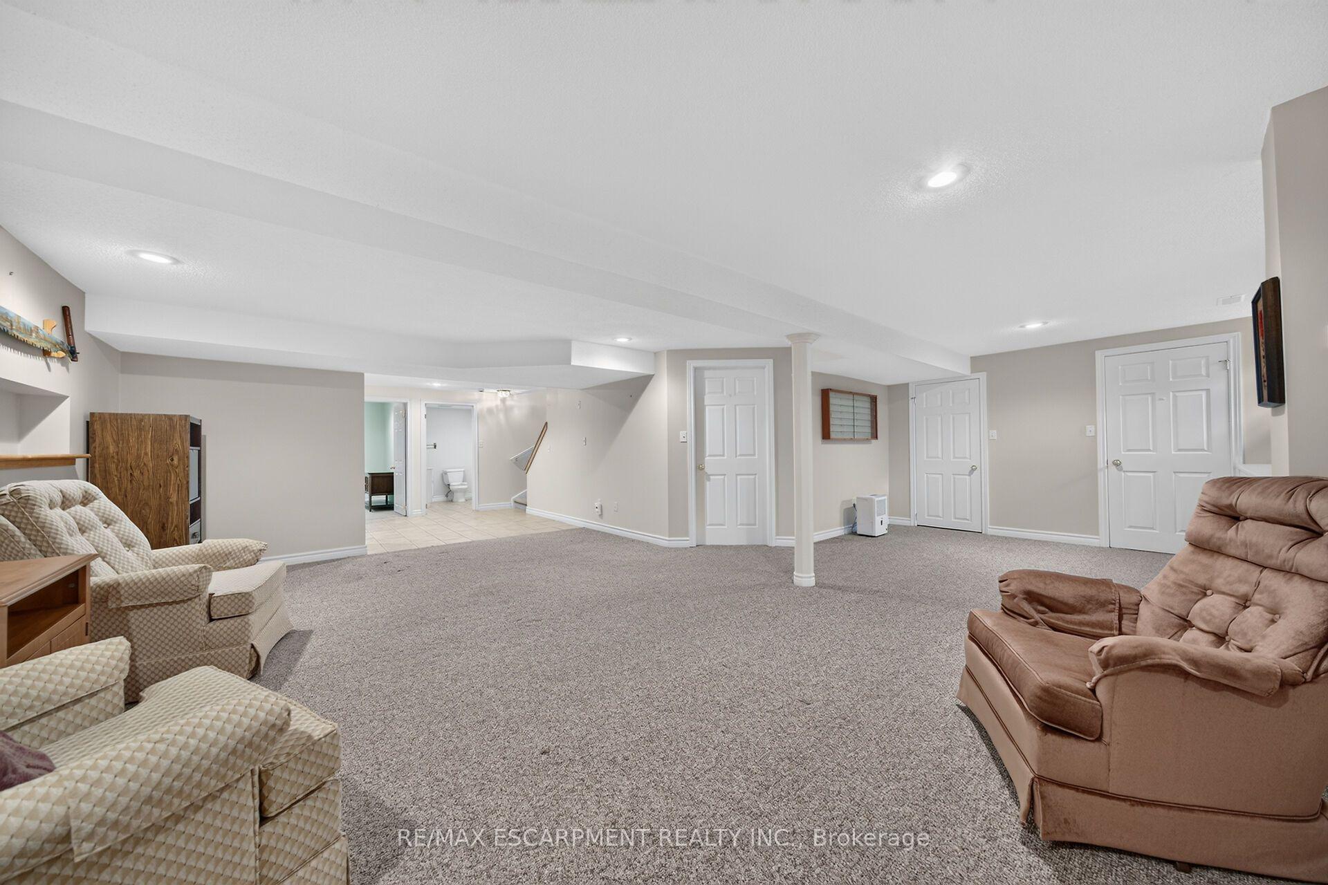 Photo 44 of 21 Twentyplace Boulevard, Hamilton, Mount Hope — HOMEH