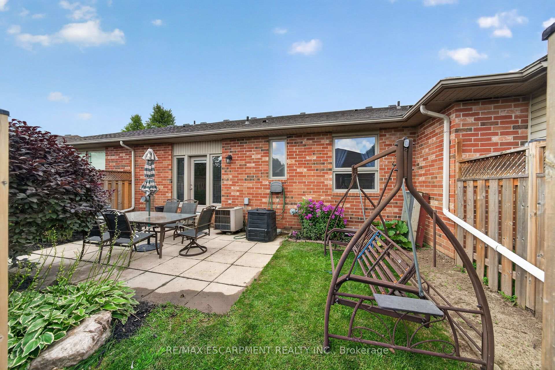 Photo 50 of 21 Twentyplace Boulevard, Hamilton, Mount Hope — HOMEH