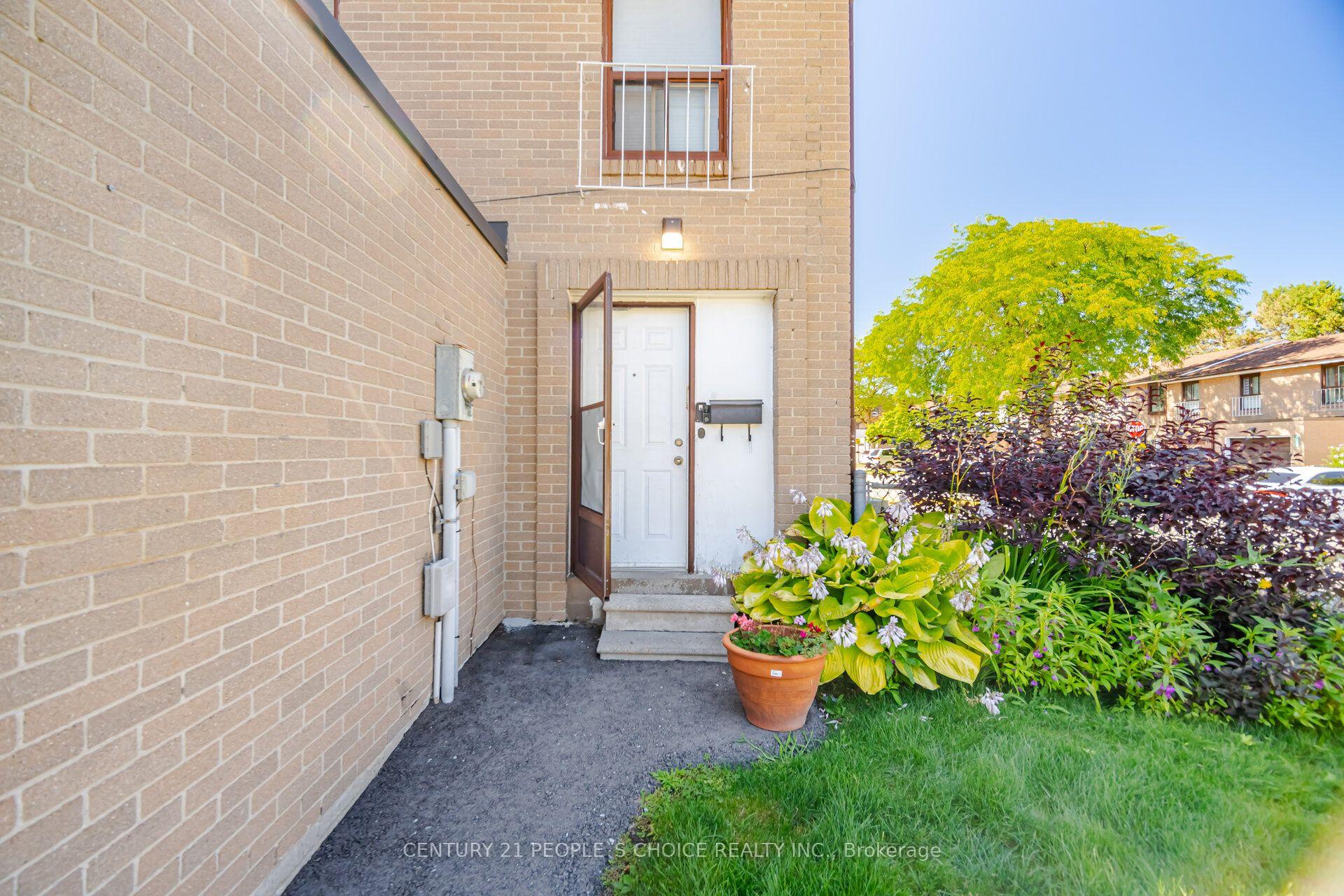 Photo 5 of 79 Fleetwood Crescent, Brampton, Southgate — HOMEH