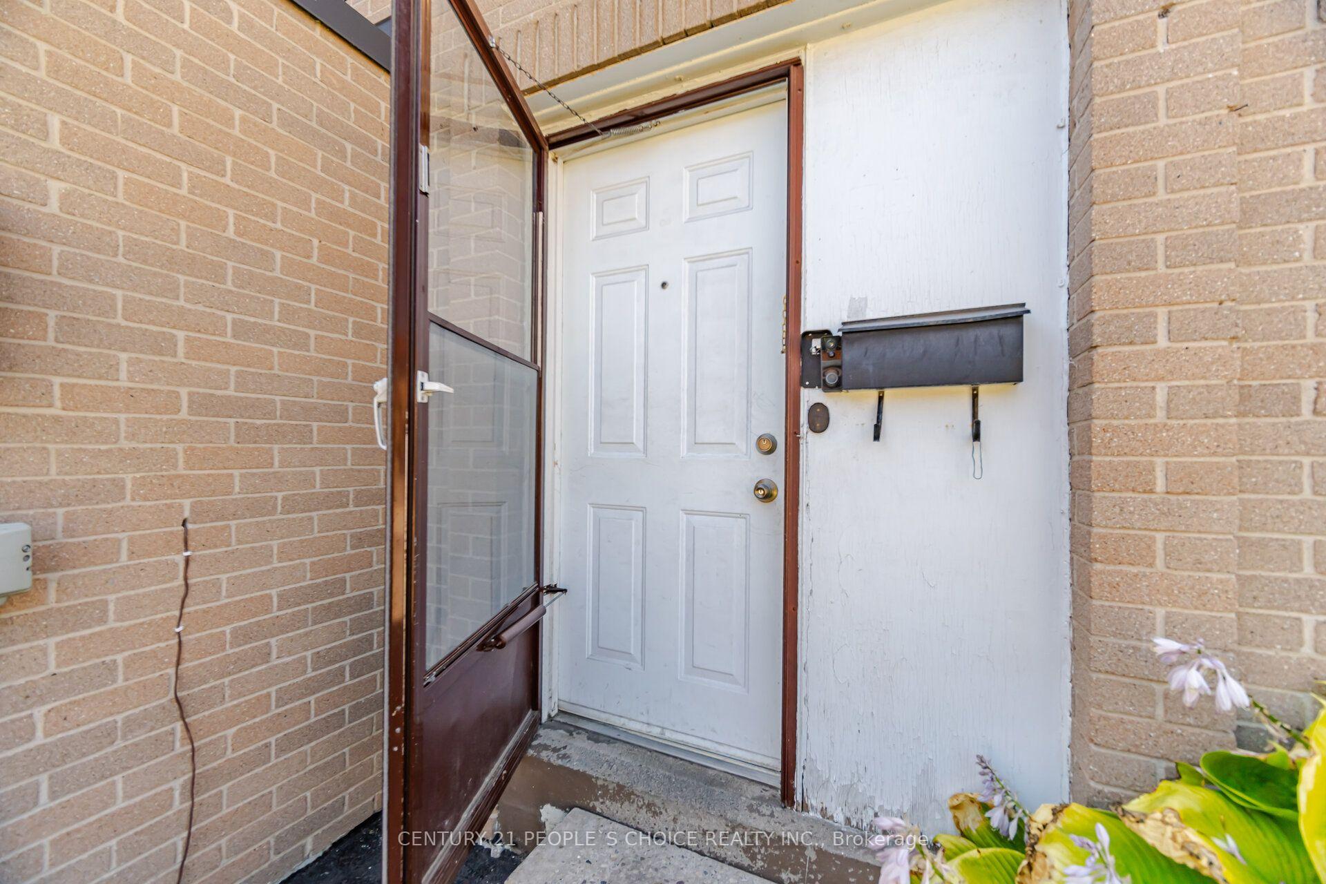 Photo 6 of 79 Fleetwood Crescent, Brampton, Southgate — HOMEH
