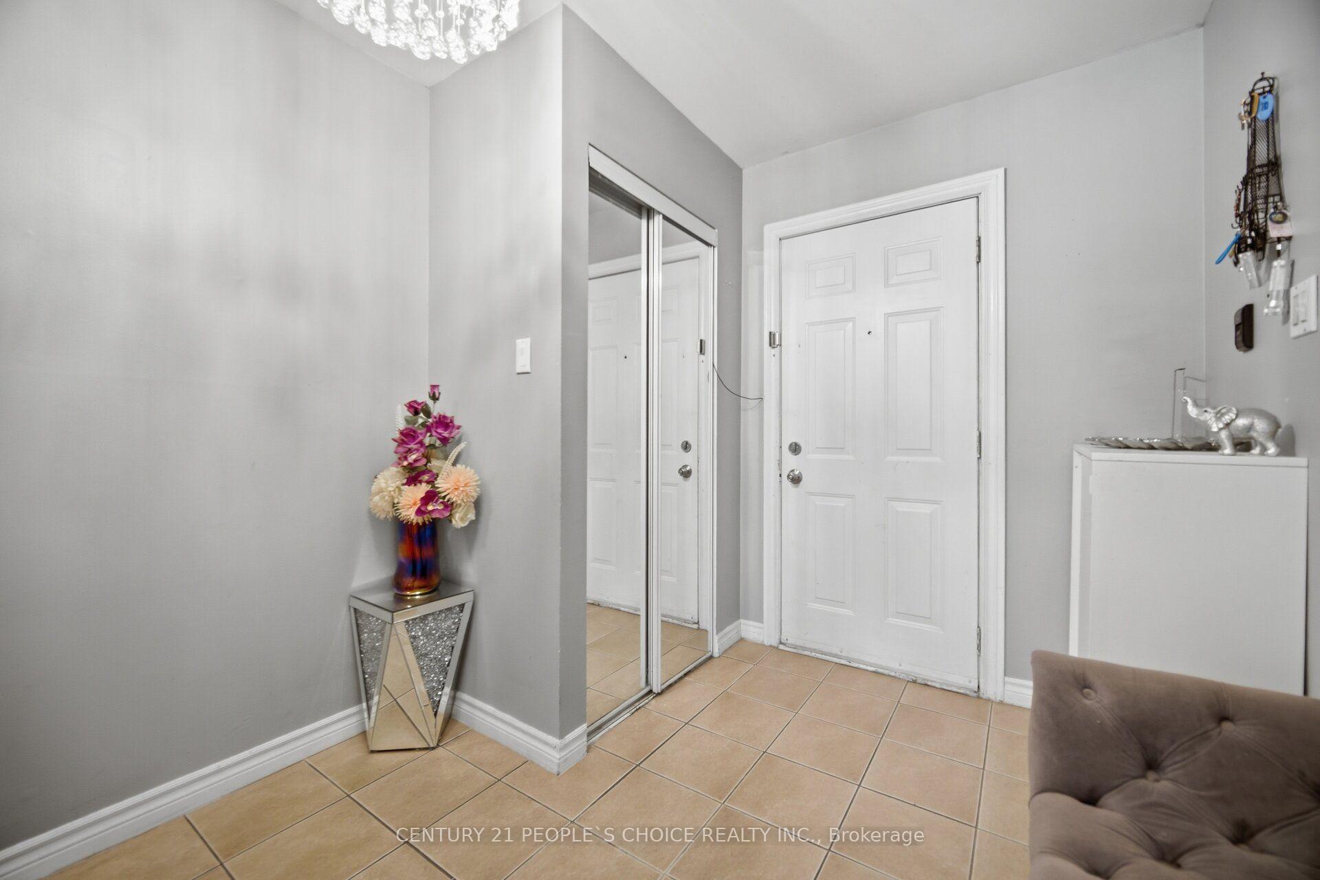Photo 7 of 79 Fleetwood Crescent, Brampton, Southgate — HOMEH