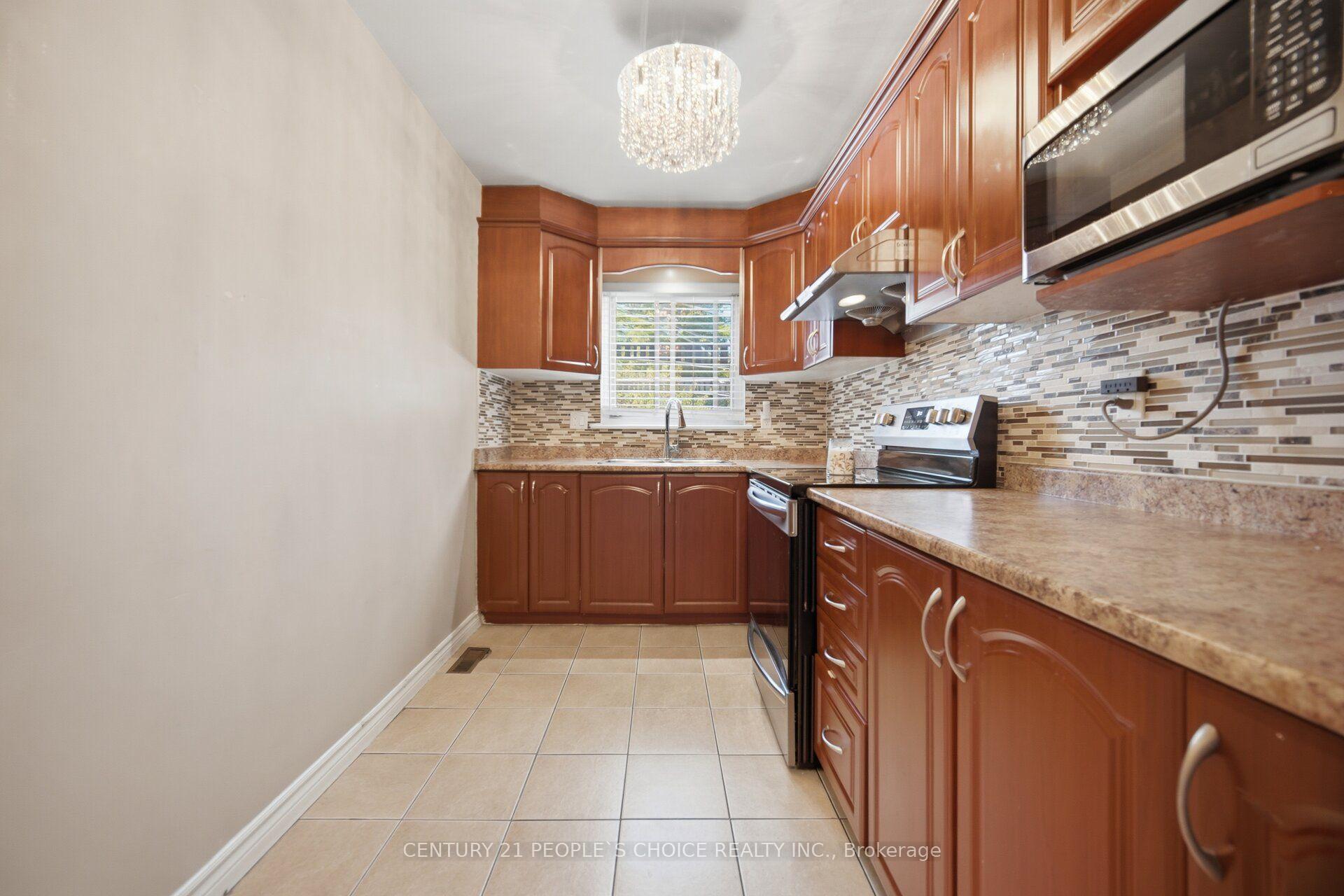 Photo 16 of 79 Fleetwood Crescent, Brampton, Southgate — HOMEH