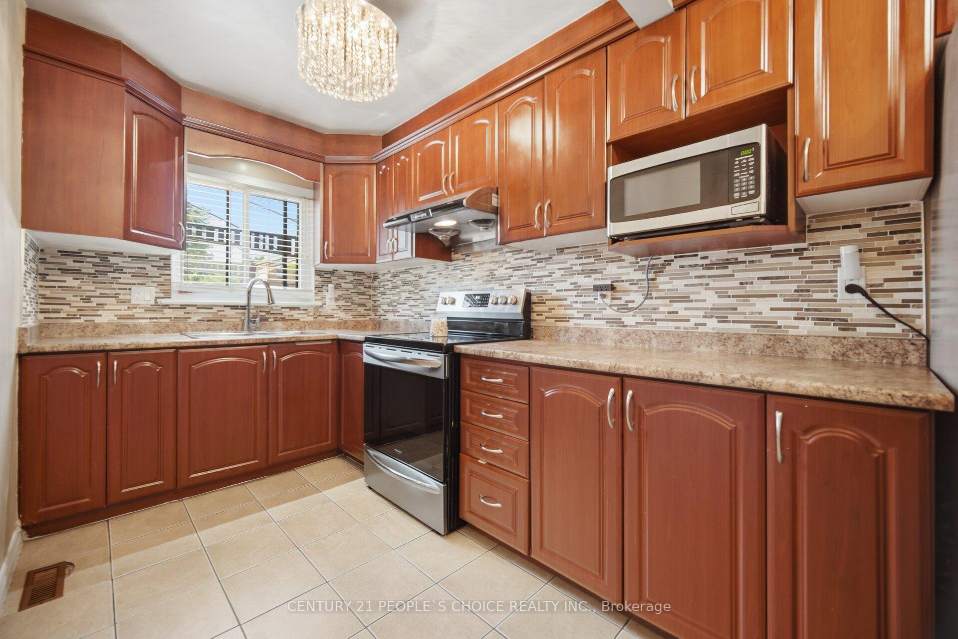Photo 17 of 79 Fleetwood Crescent, Brampton, Southgate — HOMEH