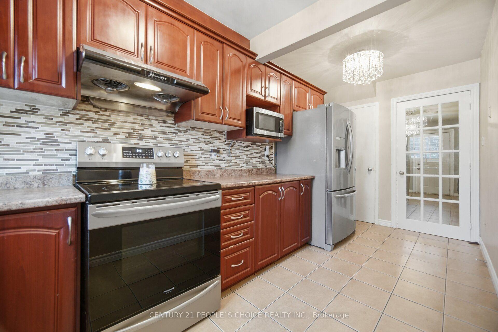 Photo 18 of 79 Fleetwood Crescent, Brampton, Southgate — HOMEH