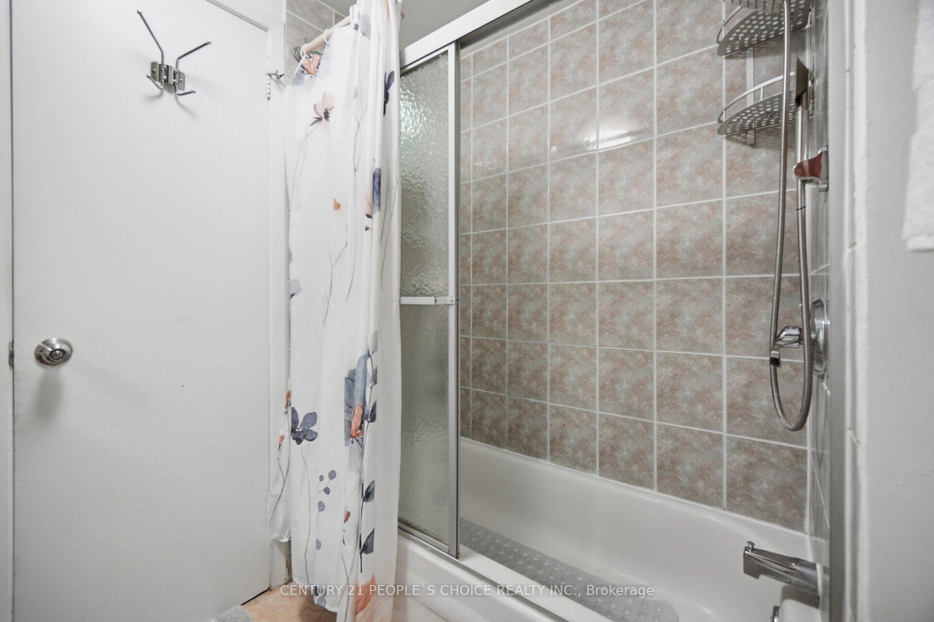 Photo 32 of 79 Fleetwood Crescent, Brampton, Southgate — HOMEH