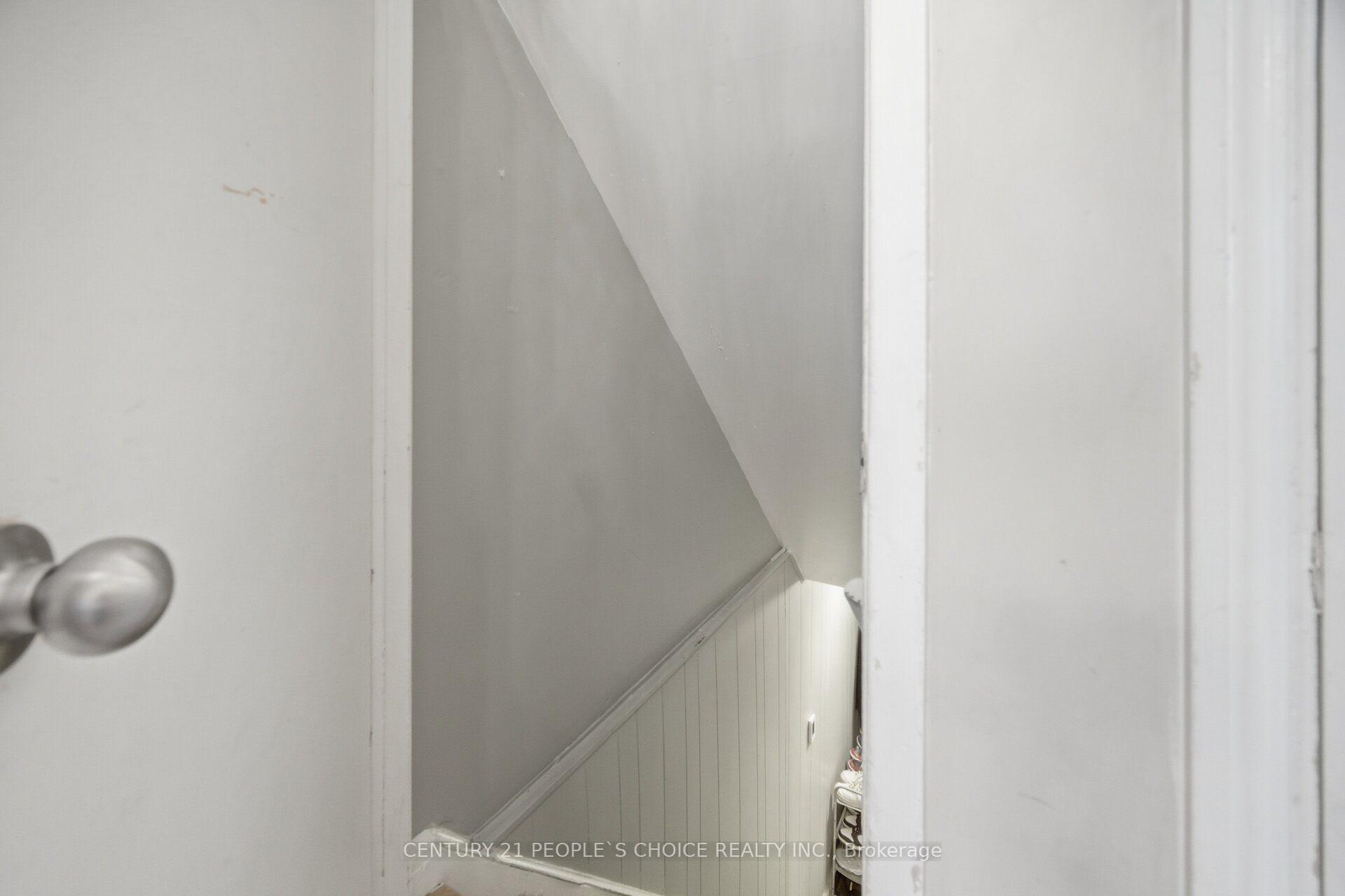 Photo 33 of 79 Fleetwood Crescent, Brampton, Southgate — HOMEH