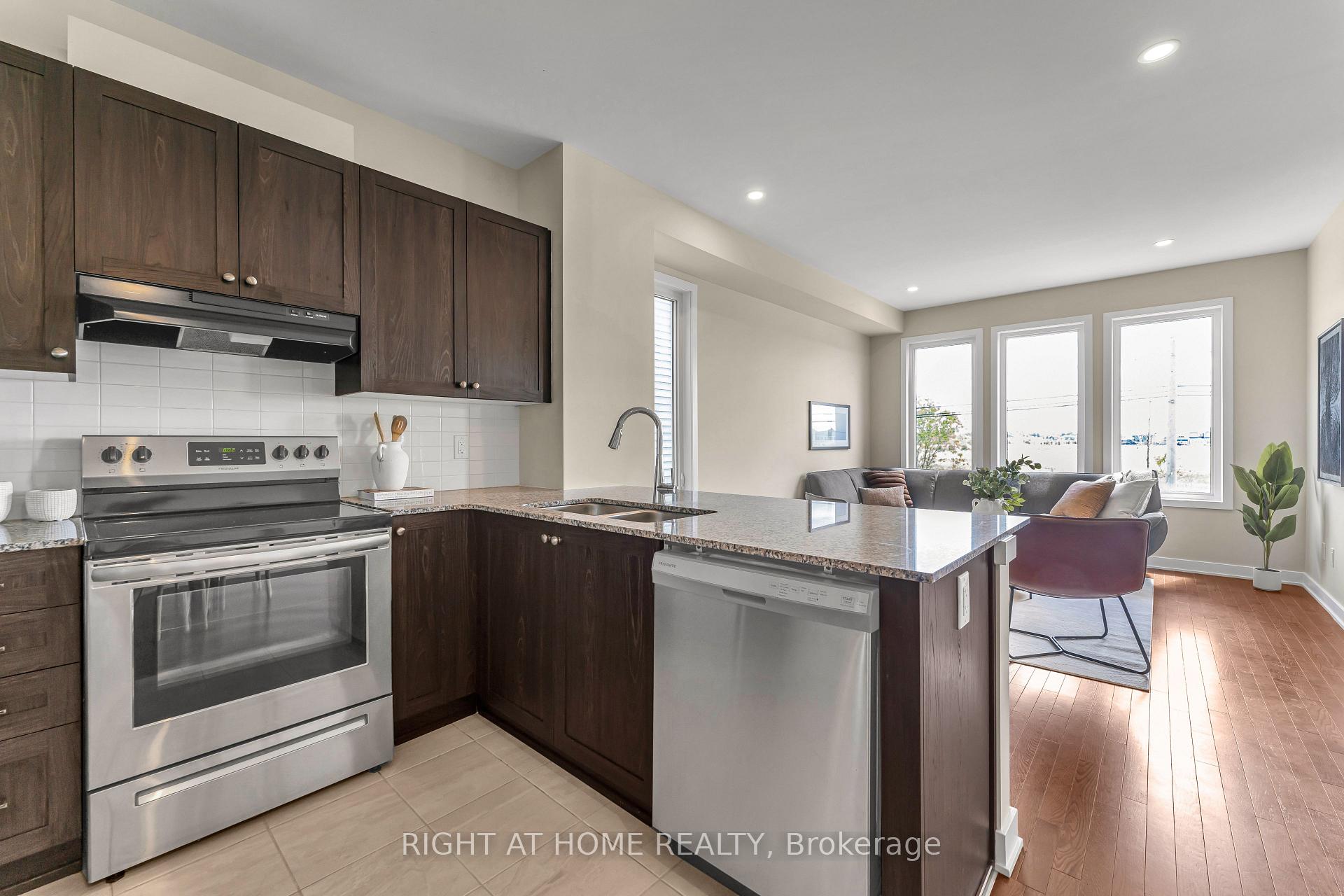 Photo 22 of 6319 Perth Street, Ottawa, Btwn Franktown Rd. & Fallowfield Rd. — HOMEH