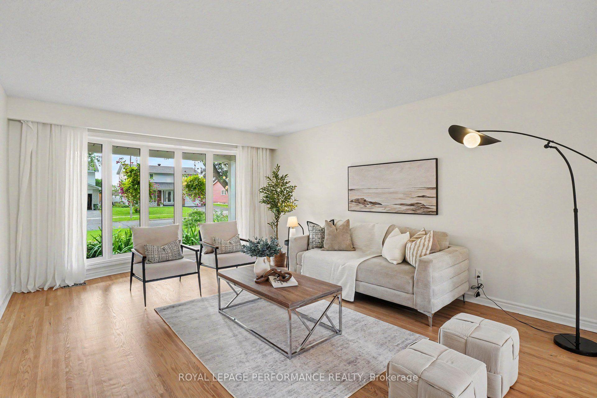 Photo 6 of 13 Centrepark Drive, Ottawa, Blackburn Hamlet — HOMEH