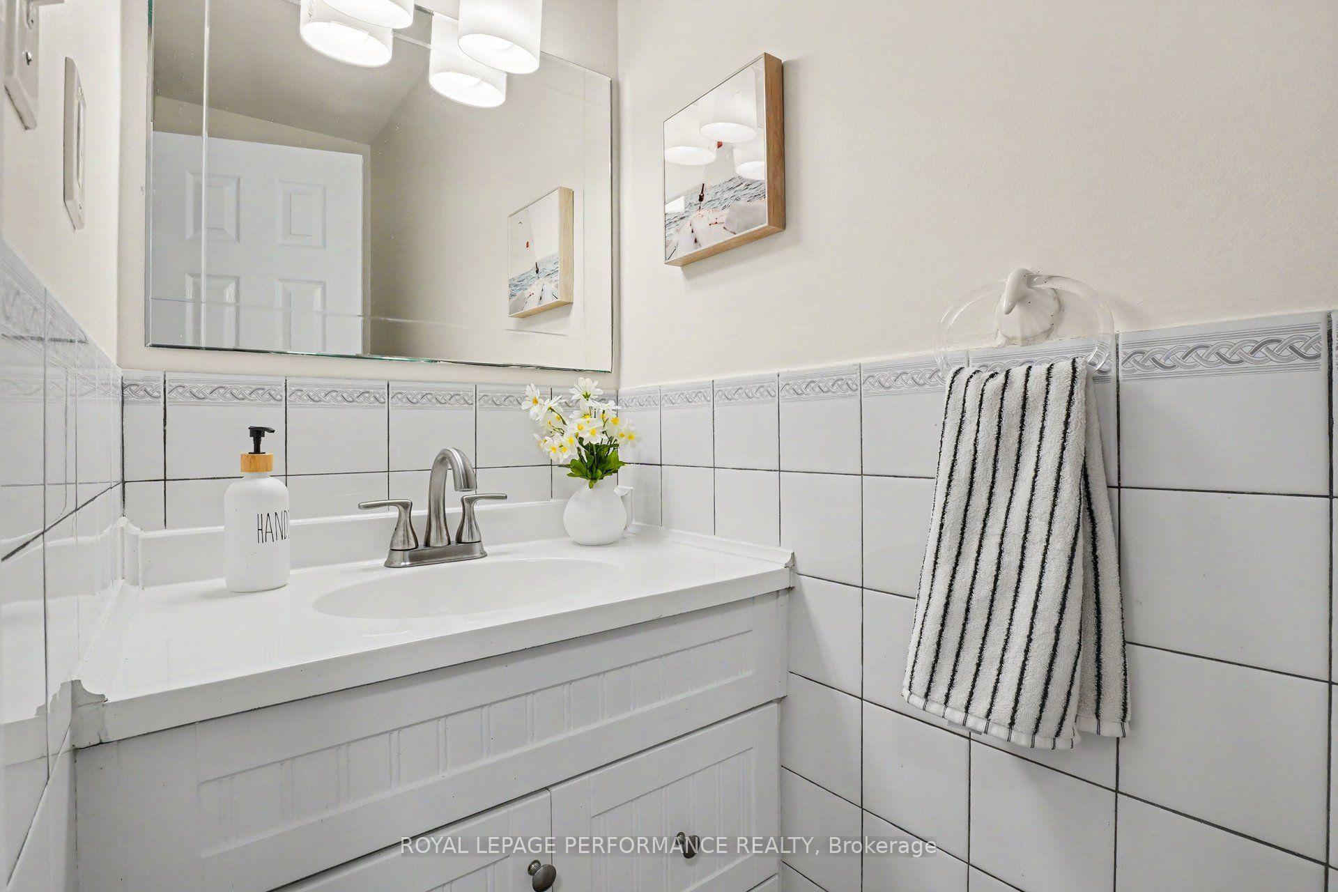 Photo 16 of 13 Centrepark Drive, Ottawa, Blackburn Hamlet — HOMEH