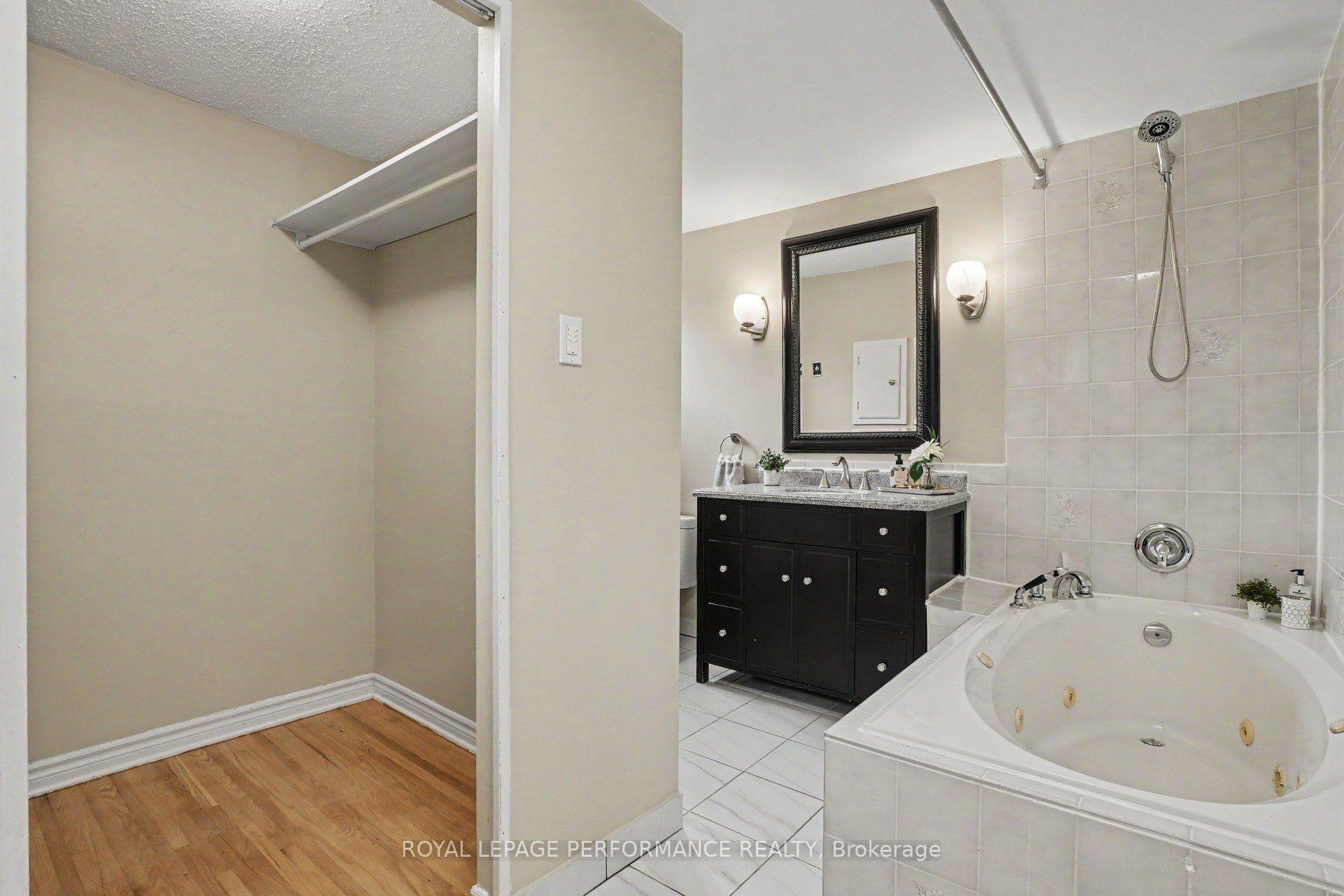 Photo 20 of 13 Centrepark Drive, Ottawa, Blackburn Hamlet — HOMEH