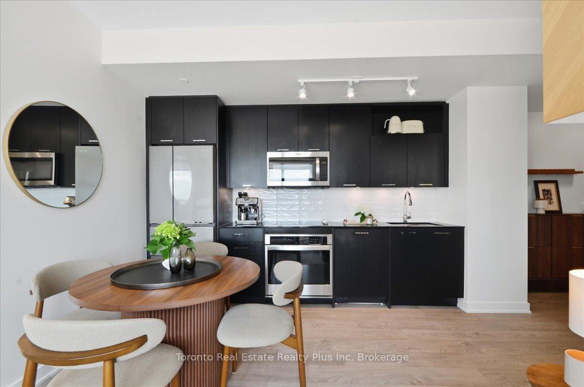 Photo 14 of Unit 304, 120 Eagle Rock Way, Vaughan, Rural Vaughan — HOMEH
