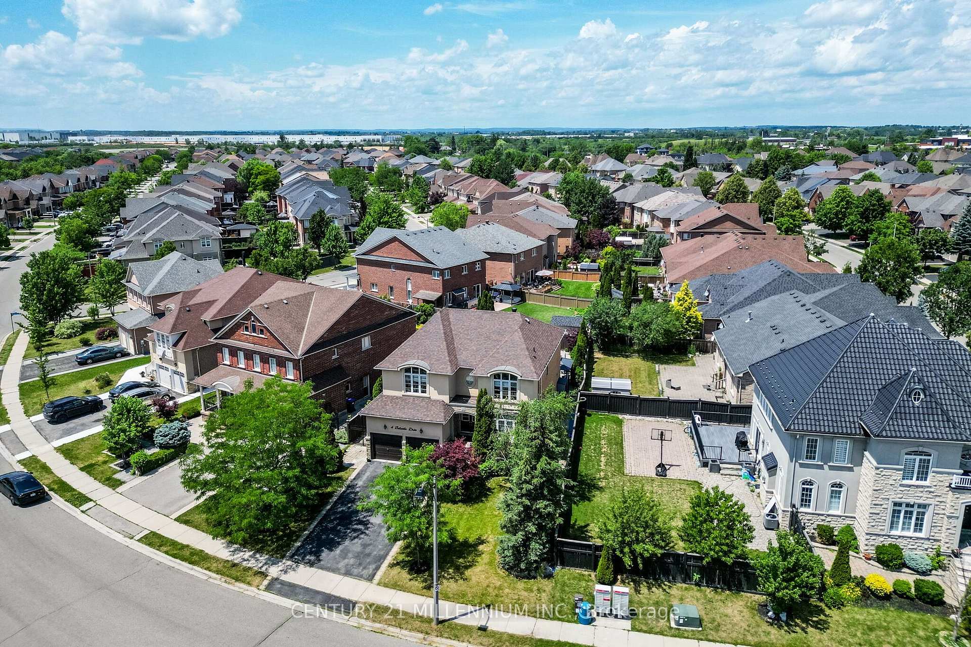 Photo 2 of 4 Belleville Drive, Brampton, Vales of Castlemore North — HOMEH