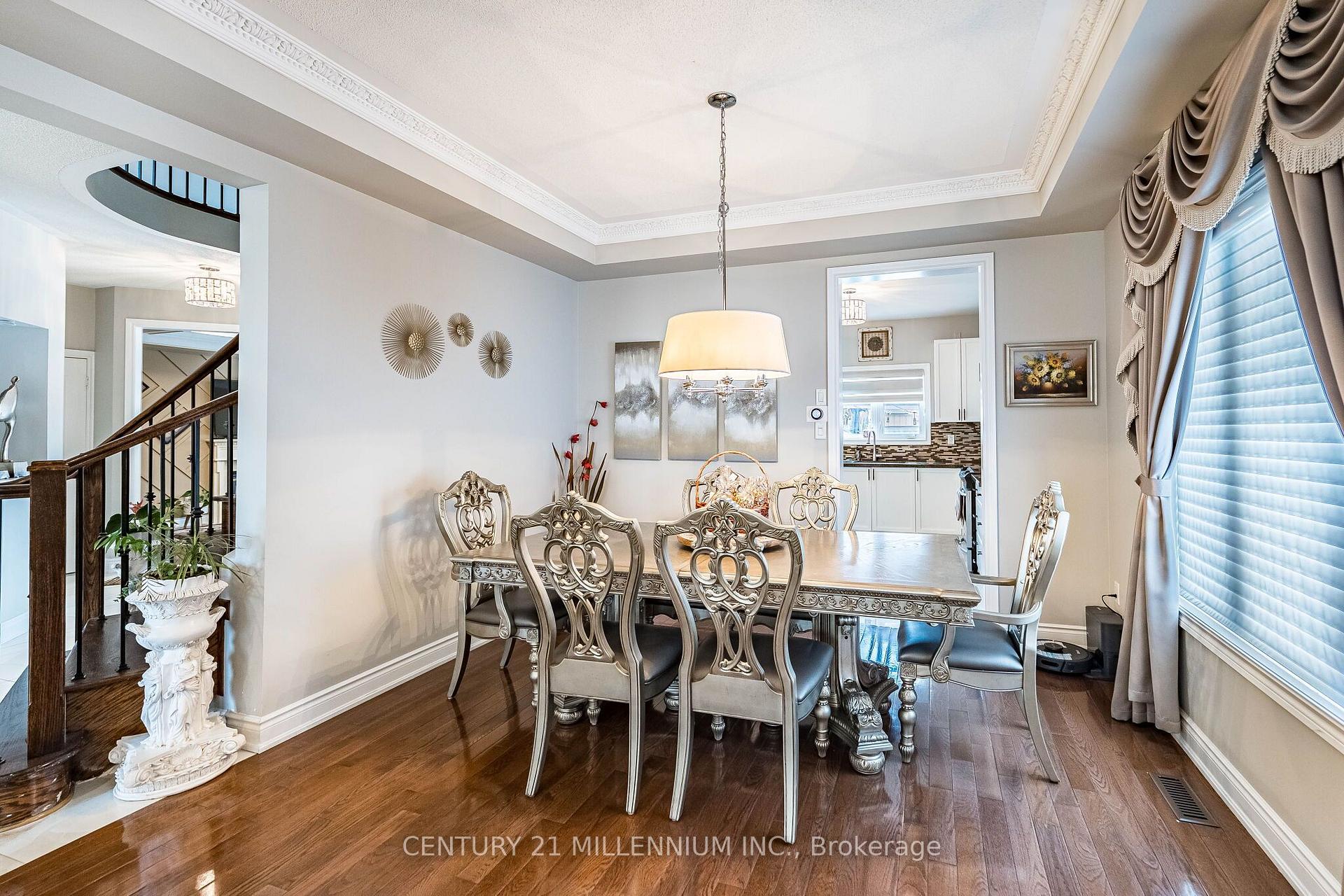 Photo 10 of 4 Belleville Drive, Brampton, Vales of Castlemore North — HOMEH