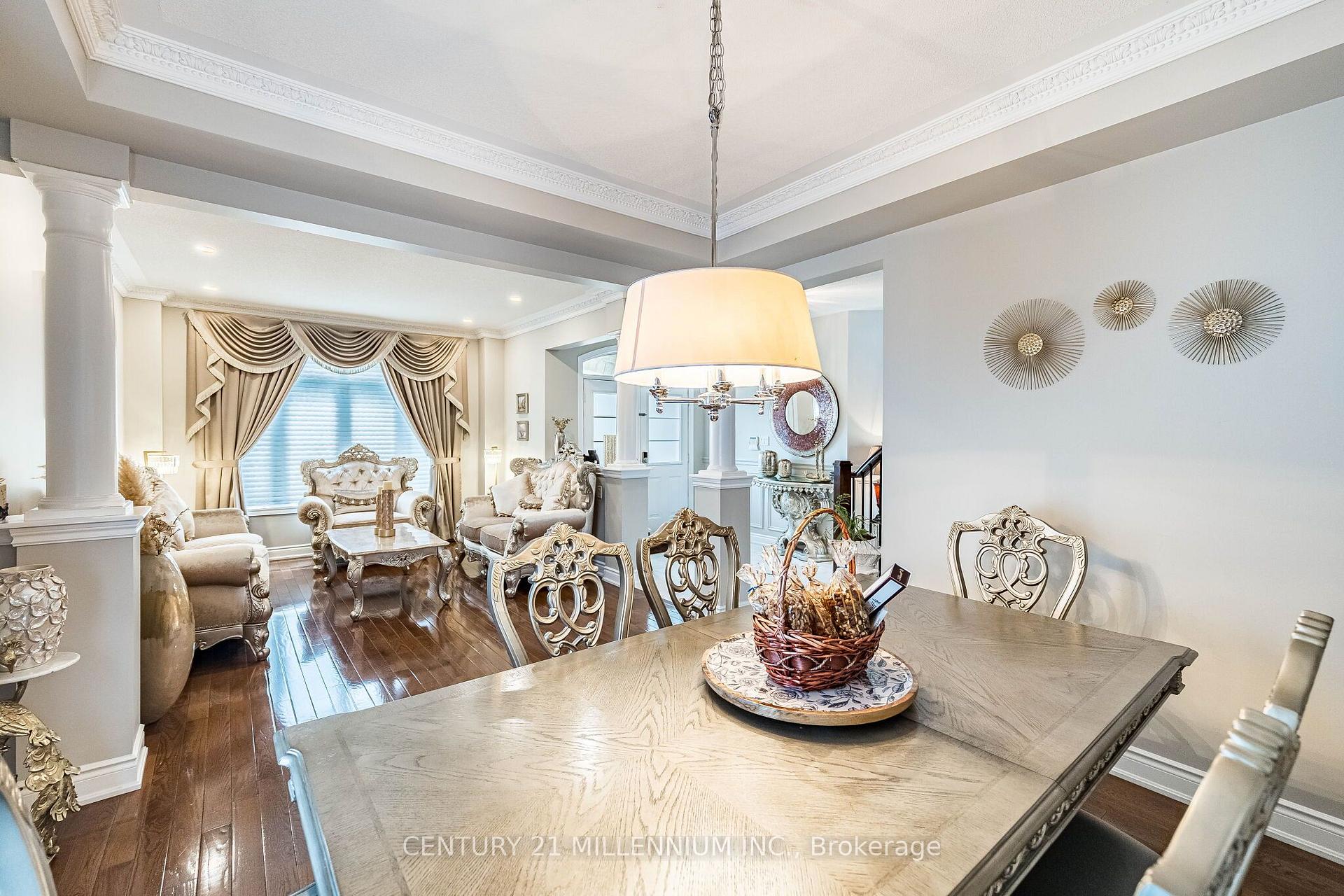 Photo 11 of 4 Belleville Drive, Brampton, Vales of Castlemore North — HOMEH