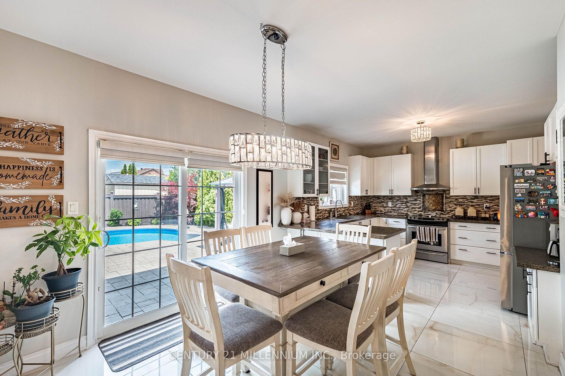 Photo 15 of 4 Belleville Drive, Brampton, Vales of Castlemore North — HOMEH