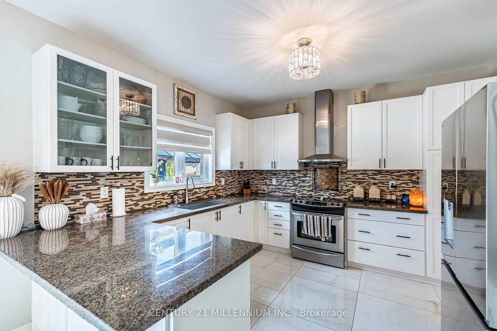 Photo 17 of 4 Belleville Drive, Brampton, Vales of Castlemore North — HOMEH