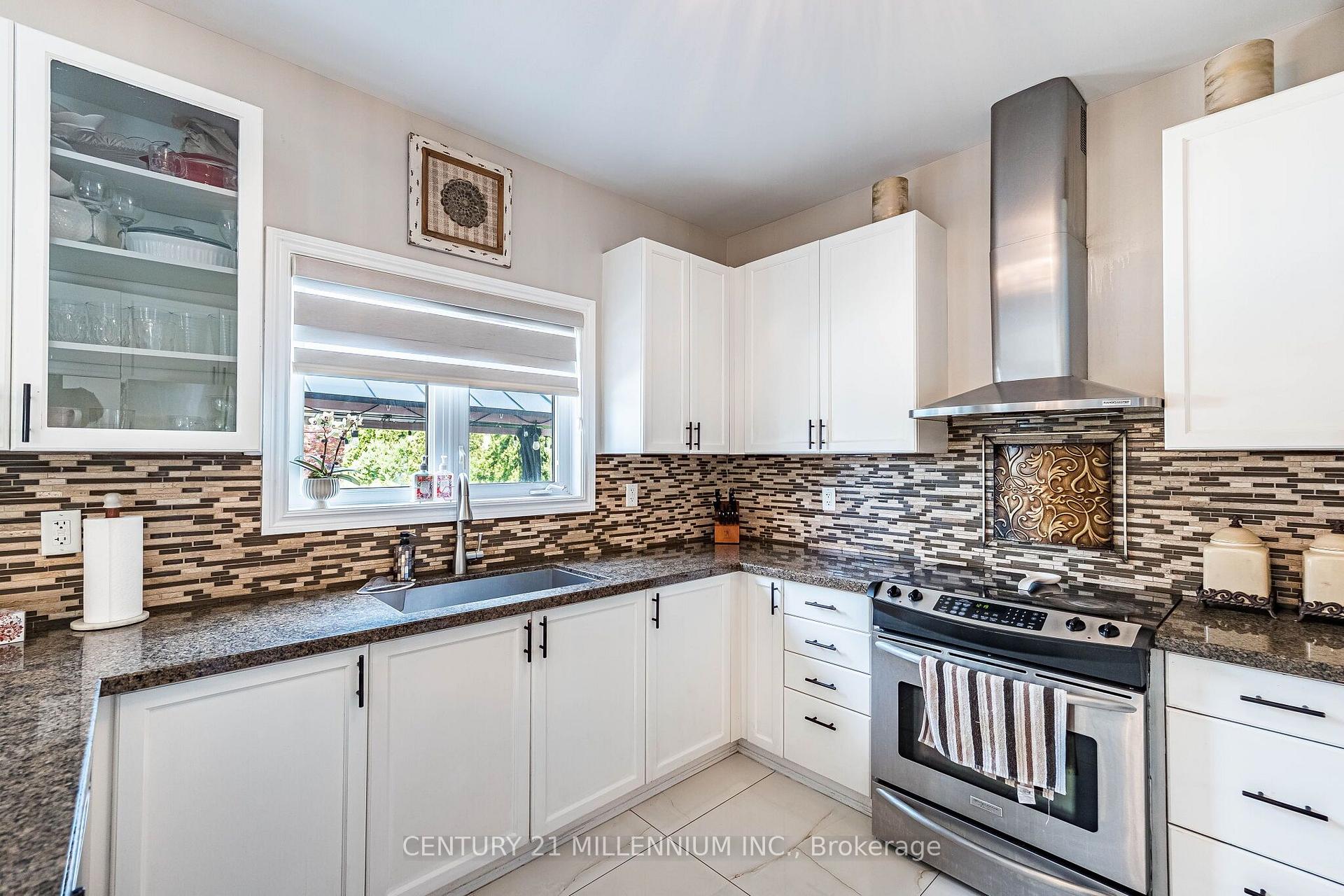 Photo 19 of 4 Belleville Drive, Brampton, Vales of Castlemore North — HOMEH