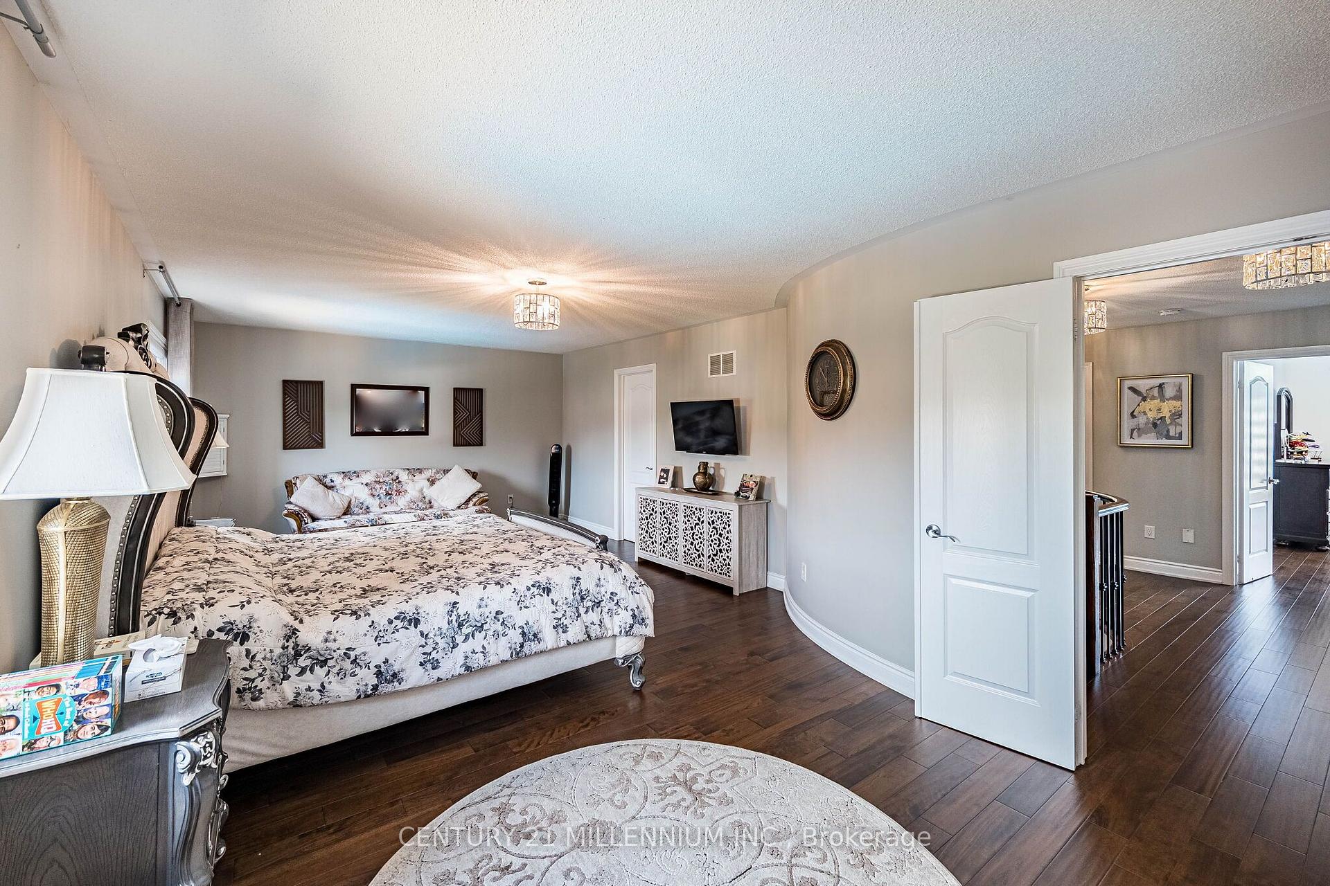 Photo 27 of 4 Belleville Drive, Brampton, Vales of Castlemore North — HOMEH
