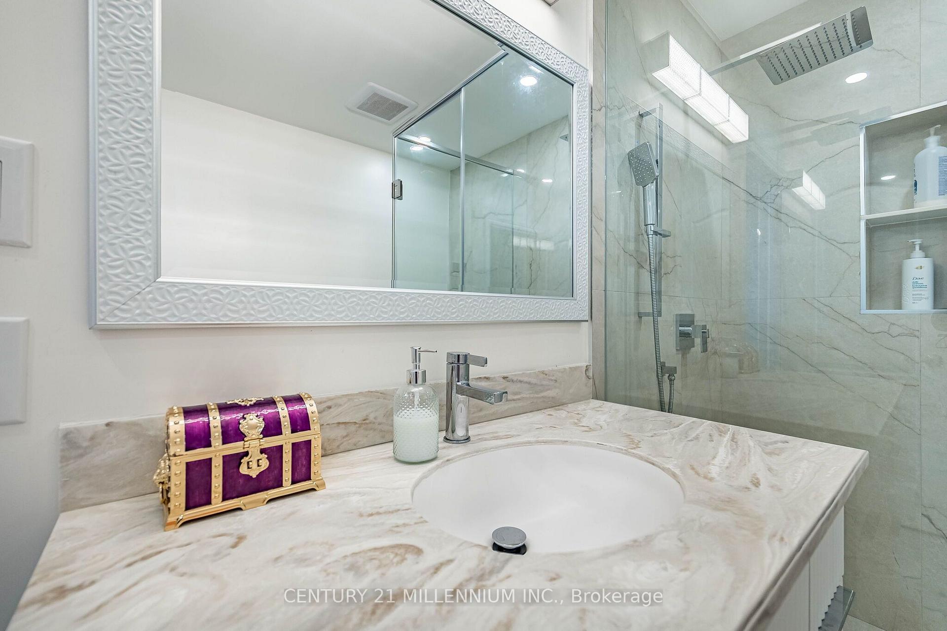 Photo 34 of 4 Belleville Drive, Brampton, Vales of Castlemore North — HOMEH