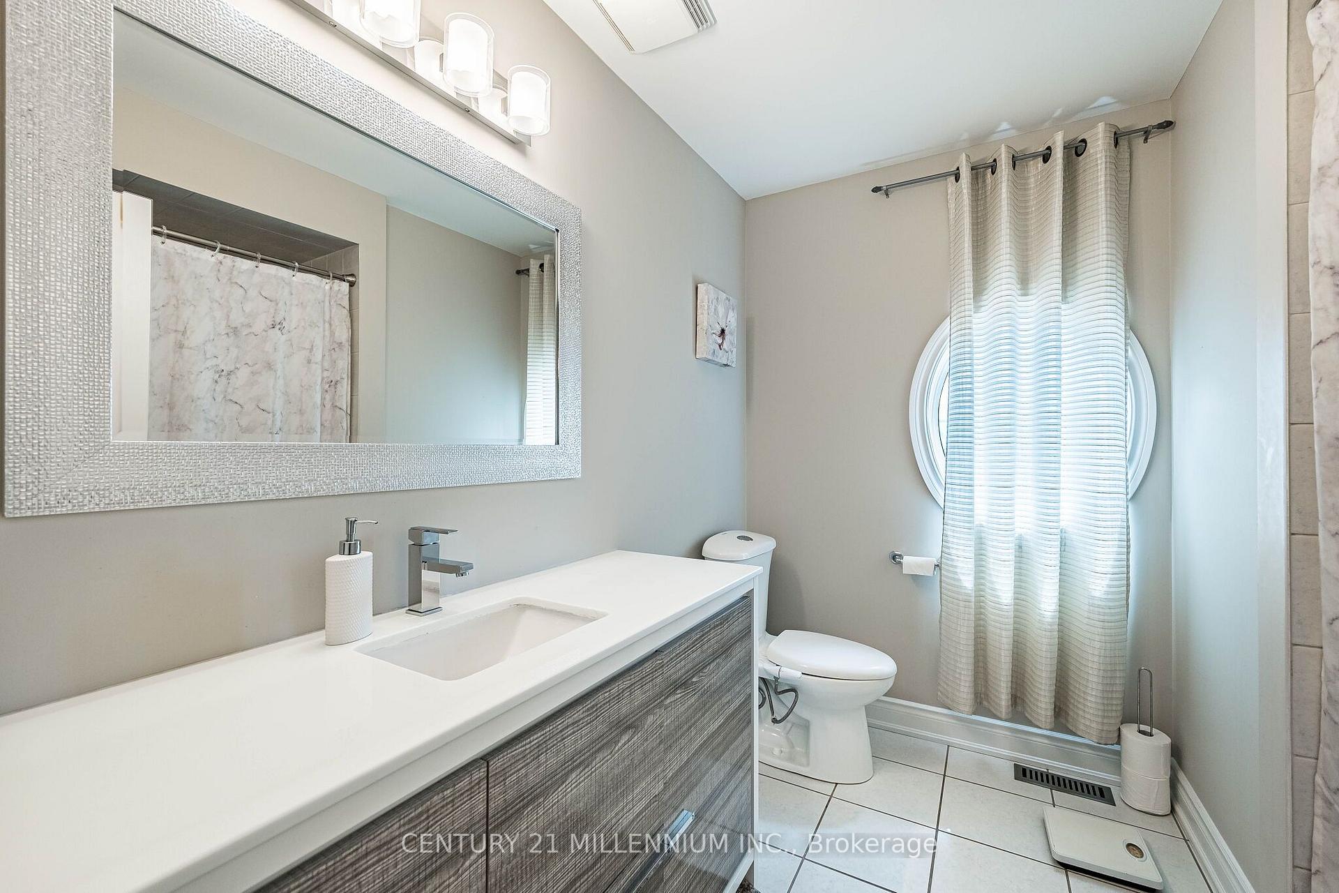 Photo 37 of 4 Belleville Drive, Brampton, Vales of Castlemore North — HOMEH